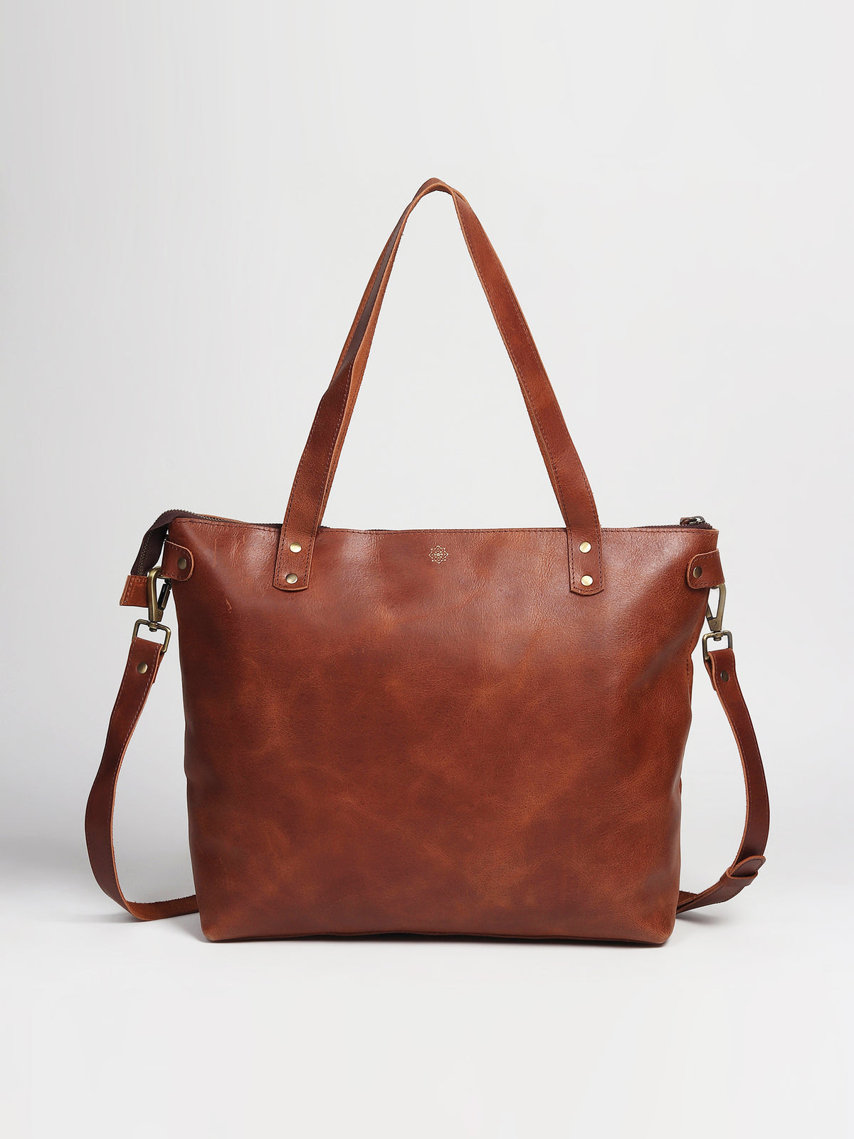 Ergot leather tote bag hardware detail — Art Avenue