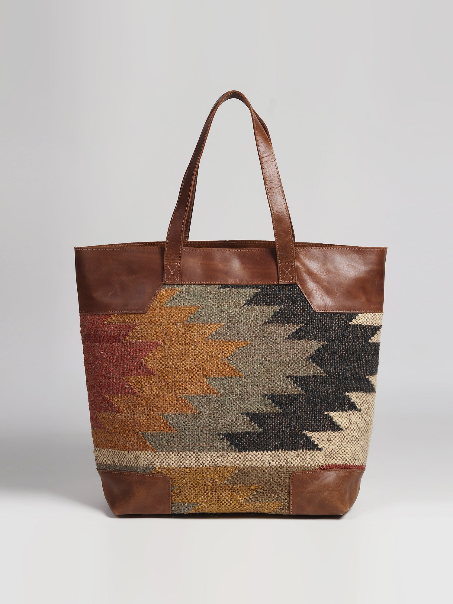 Nahua kilim handbag lifestyle — Art Avenue