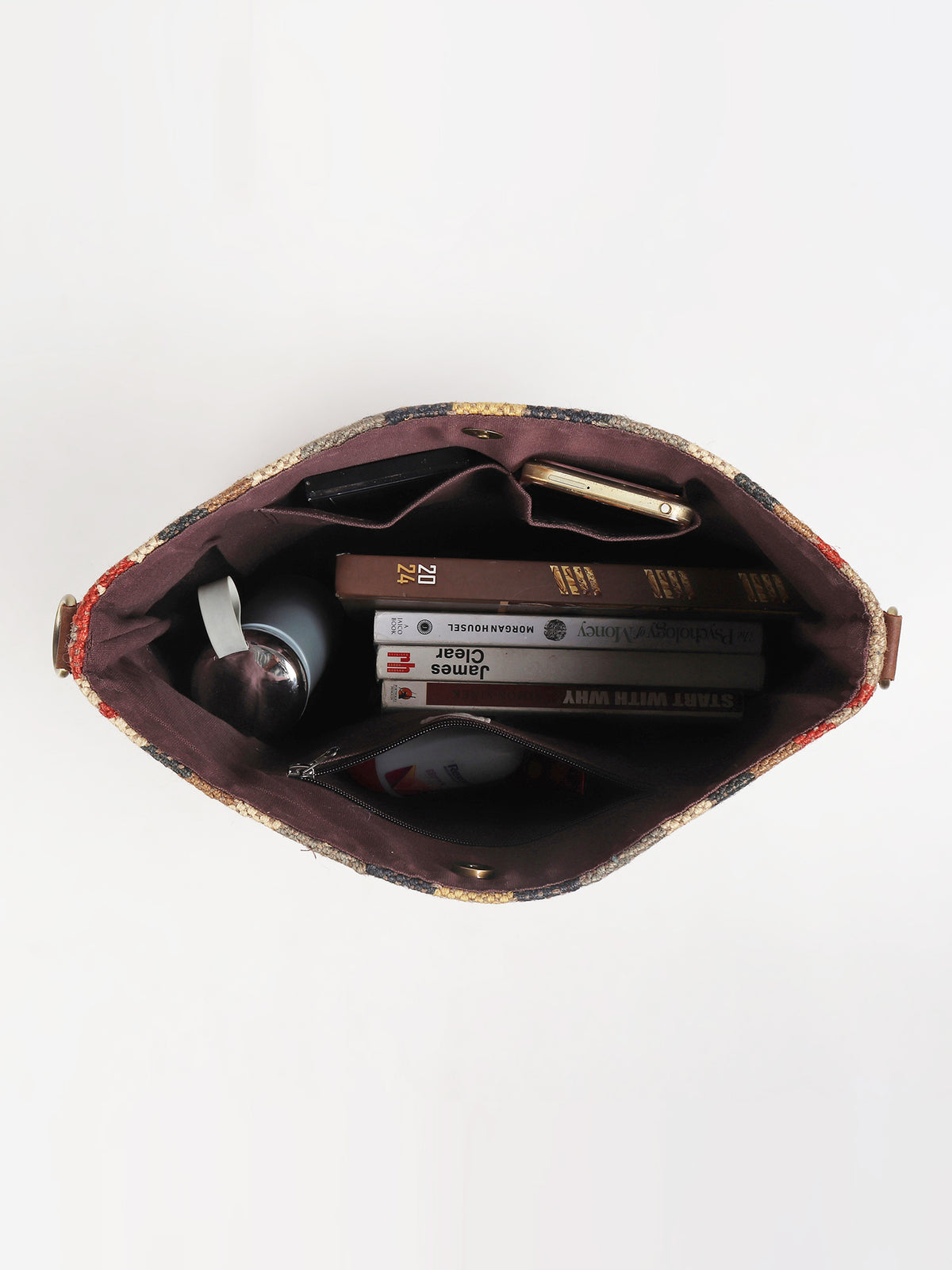 Austere handbag closure detail — Art Avenue