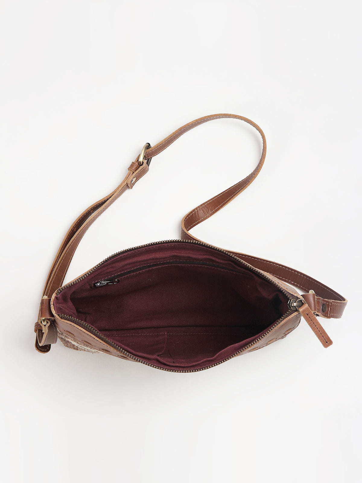 Allambee sling bag lifestyle — Art Avenue