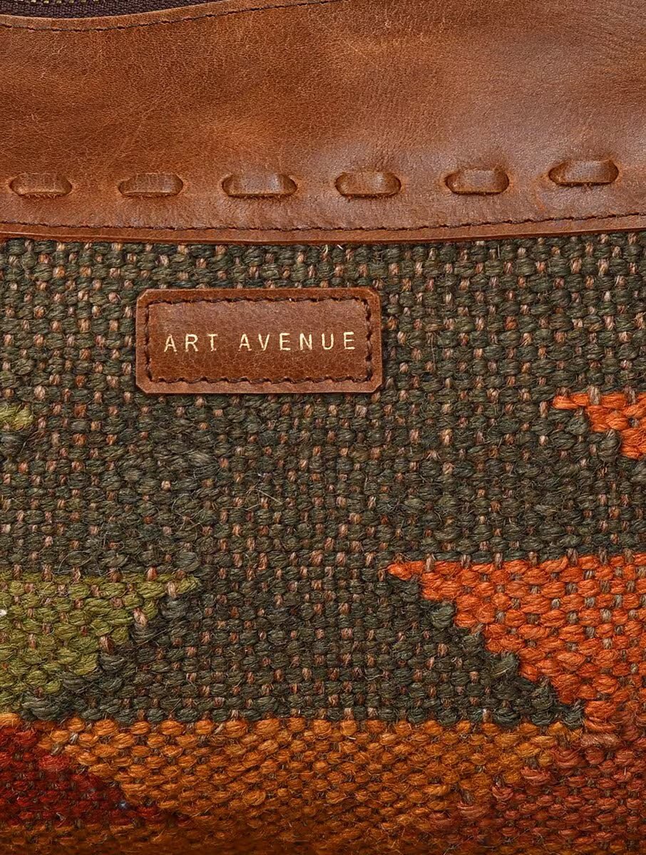 Aribo sling bag interior — Art Avenue