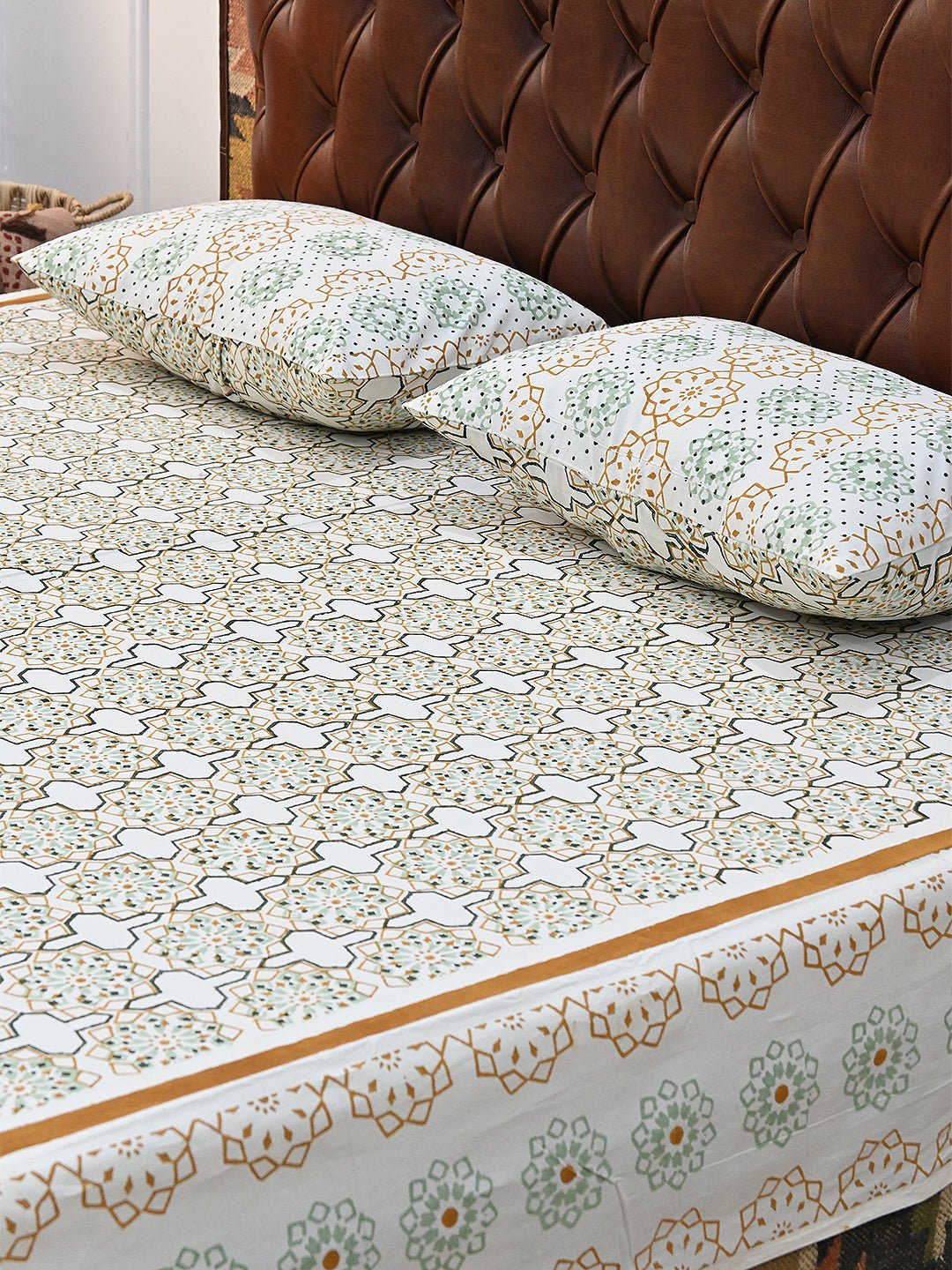MUGHAL JHAROKHA COTTON BLOCK PRINTED DOUBLE BEDSHEET WITH PILLOW - ART AVENUE
