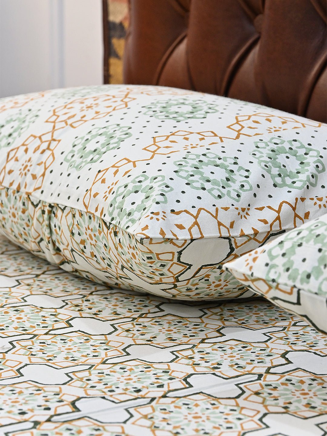 MUGHAL JHAROKHA COTTON BLOCK PRINTED DOUBLE BEDSHEET WITH PILLOW - ART AVENUE