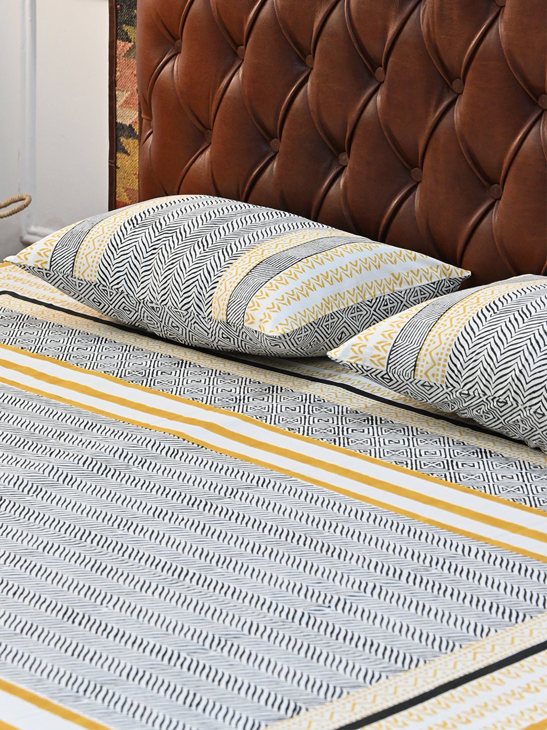 LINEUP GEOMETRIC COTTON BLOCK PRINTED DOUBLE BEDSHEET WITH PILLOW - ART AVENUE