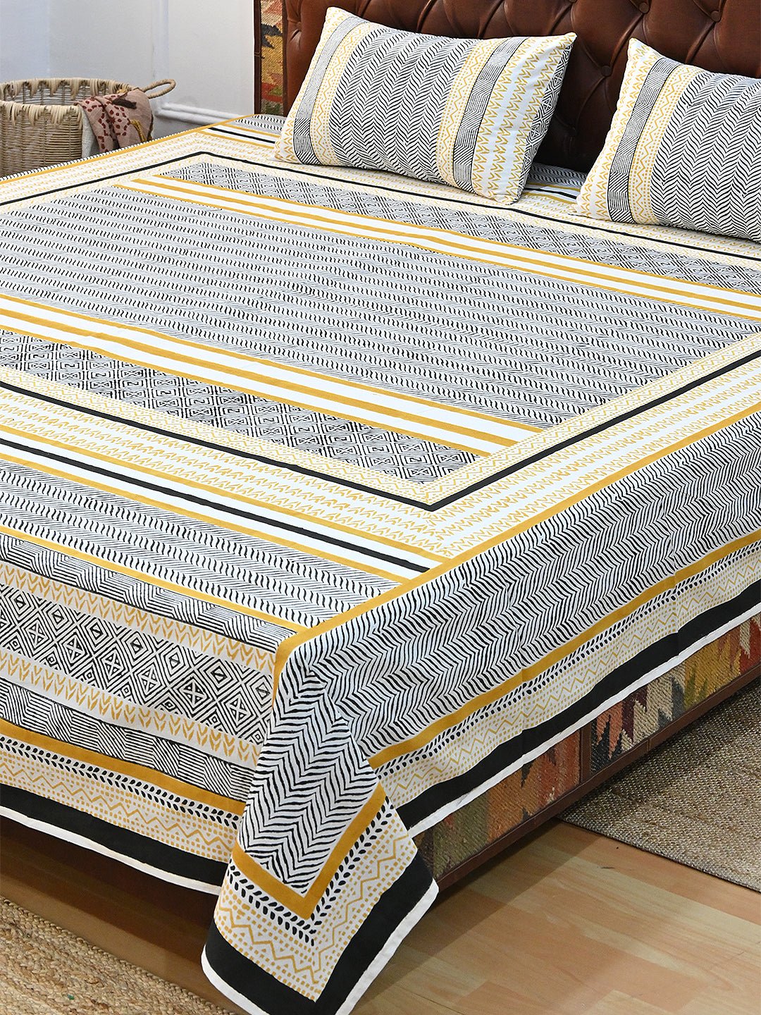 LINEUP GEOMETRIC COTTON BLOCK PRINTED DOUBLE BEDSHEET WITH PILLOW - ART AVENUE