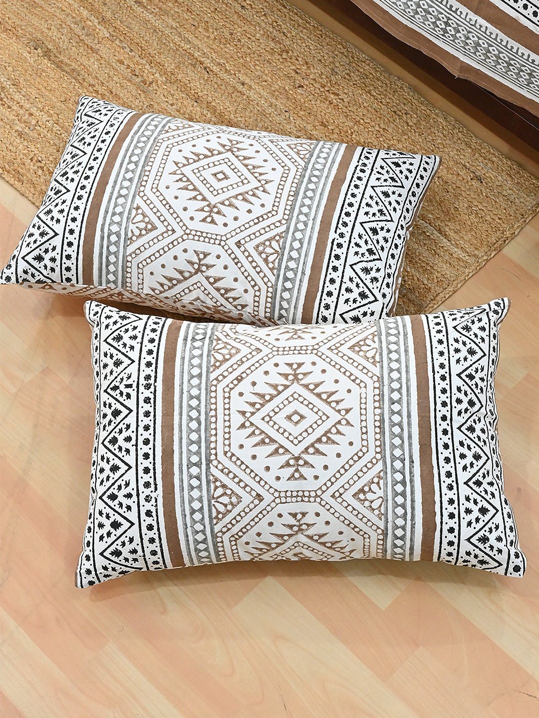GEOMETRIC BROWN COTTON PRINTED DOUBLE BEDSHEET WITH PILLOW - ART AVENUE