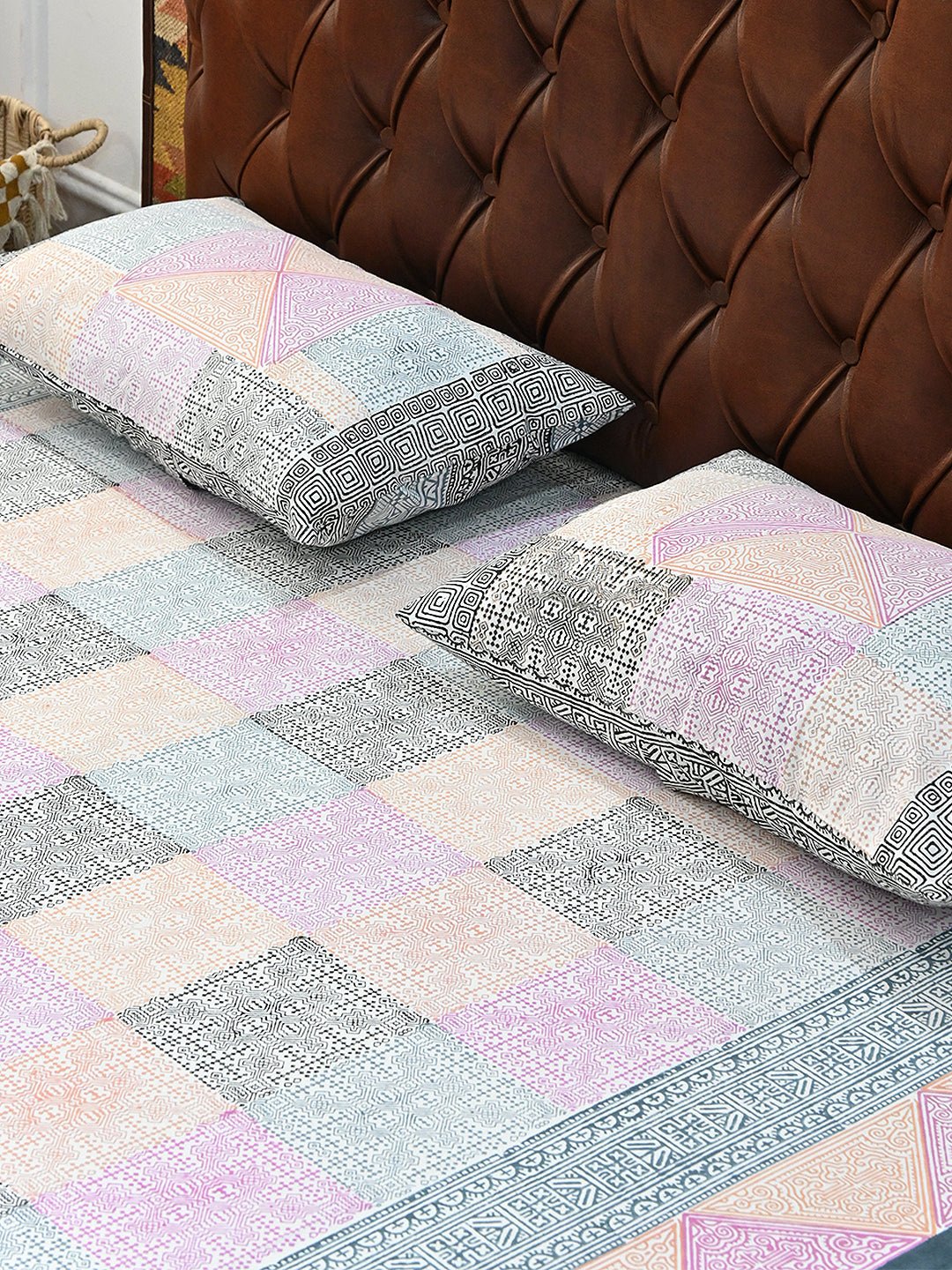 APPLIQUE PATTERN COTTON PRINTED DOUBLE BEDSHEET WITH PILLOW - ART AVENUE