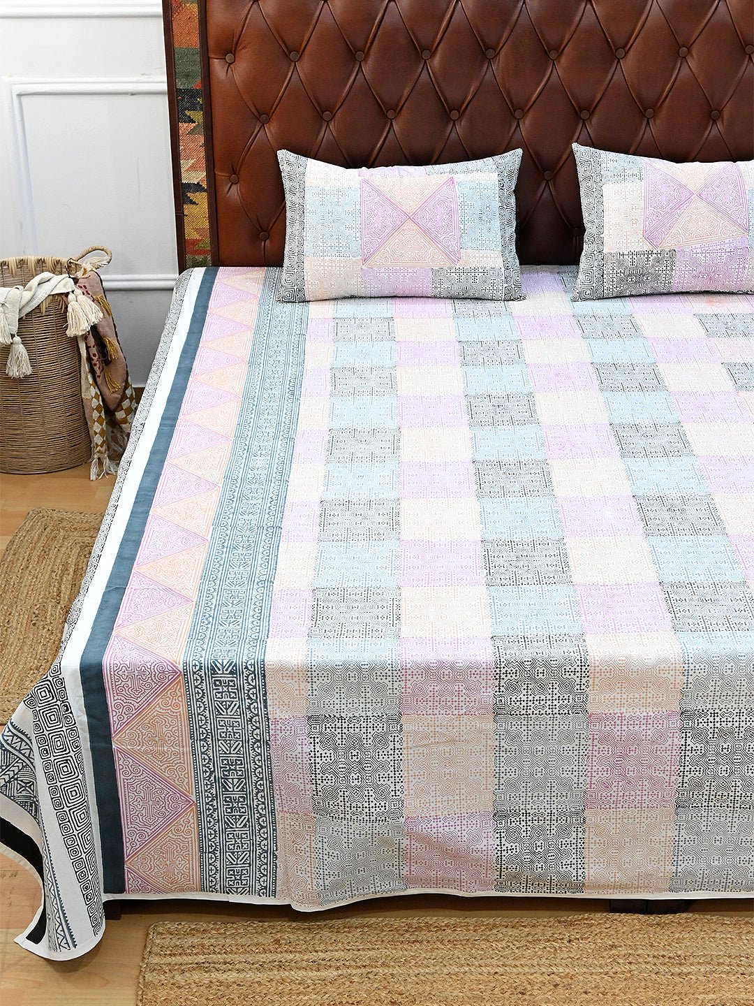 APPLIQUE PATTERN COTTON PRINTED DOUBLE BEDSHEET WITH PILLOW - ART AVENUE