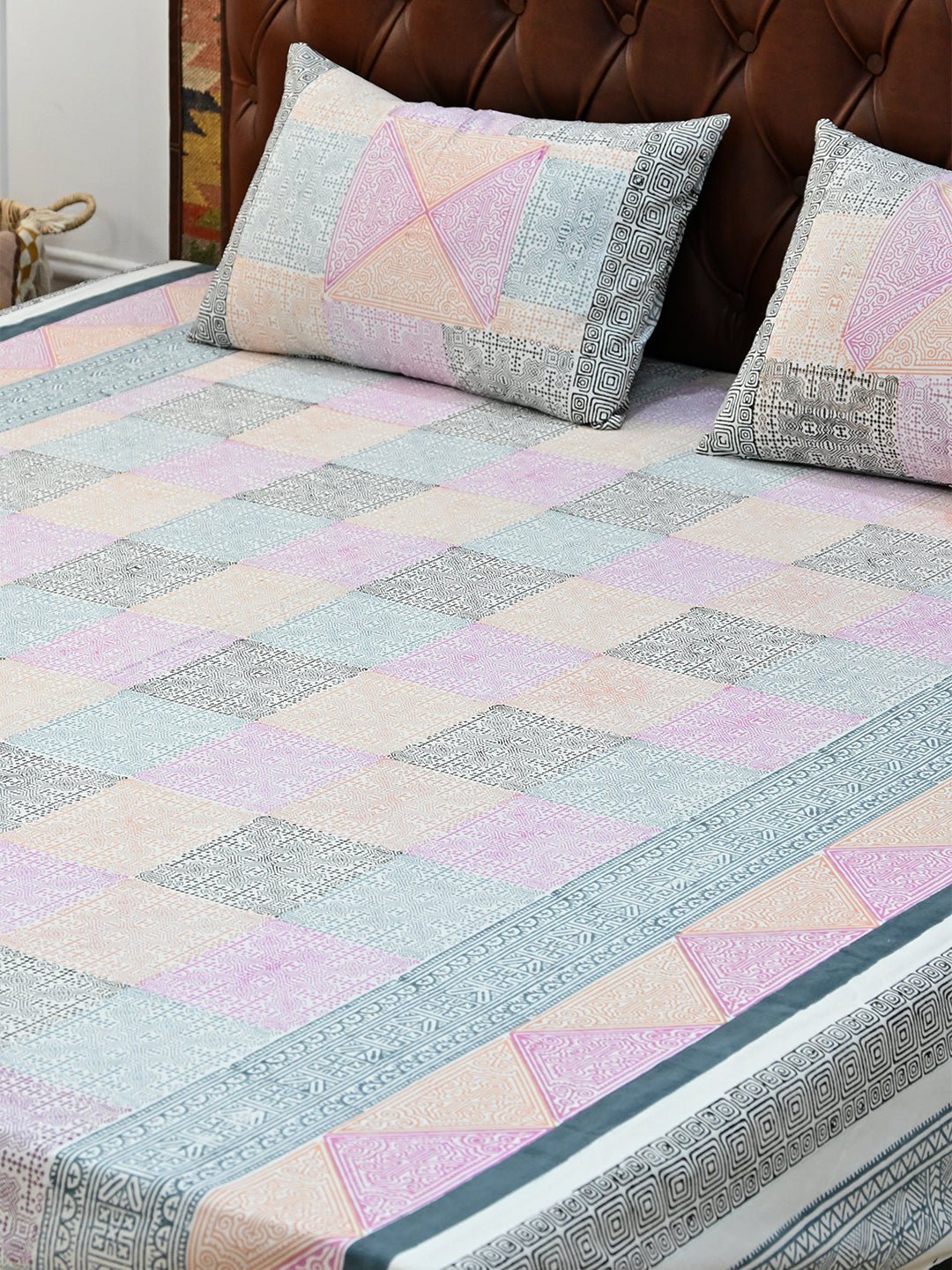 APPLIQUE PATTERN COTTON PRINTED DOUBLE BEDSHEET WITH PILLOW - ART AVENUE
