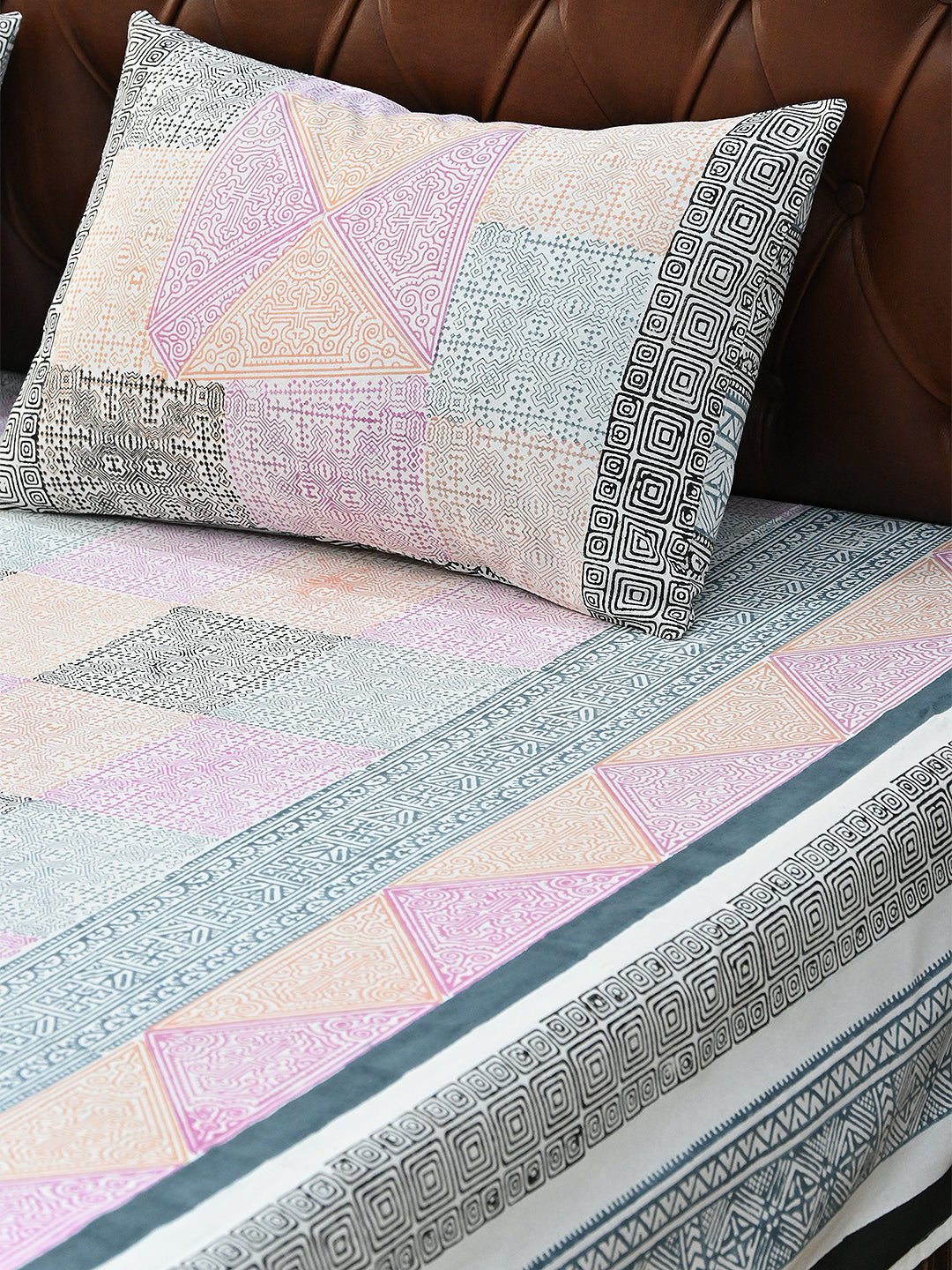 APPLIQUE PATTERN COTTON PRINTED DOUBLE BEDSHEET WITH PILLOW - ART AVENUE