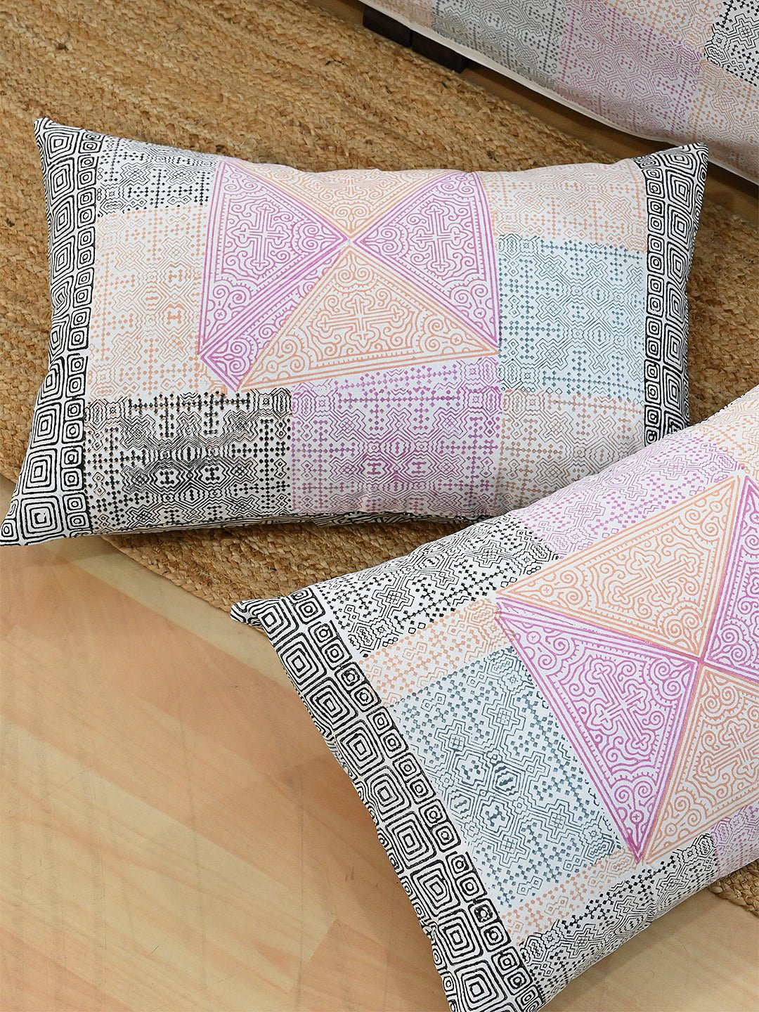 APPLIQUE PATTERN COTTON PRINTED DOUBLE BEDSHEET WITH PILLOW - ART AVENUE