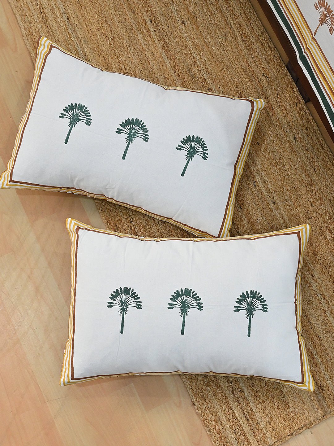 PALM TREE COTTON PRINTED DOUBLE BEDSHEET WITH PILLOW - ART AVENUE