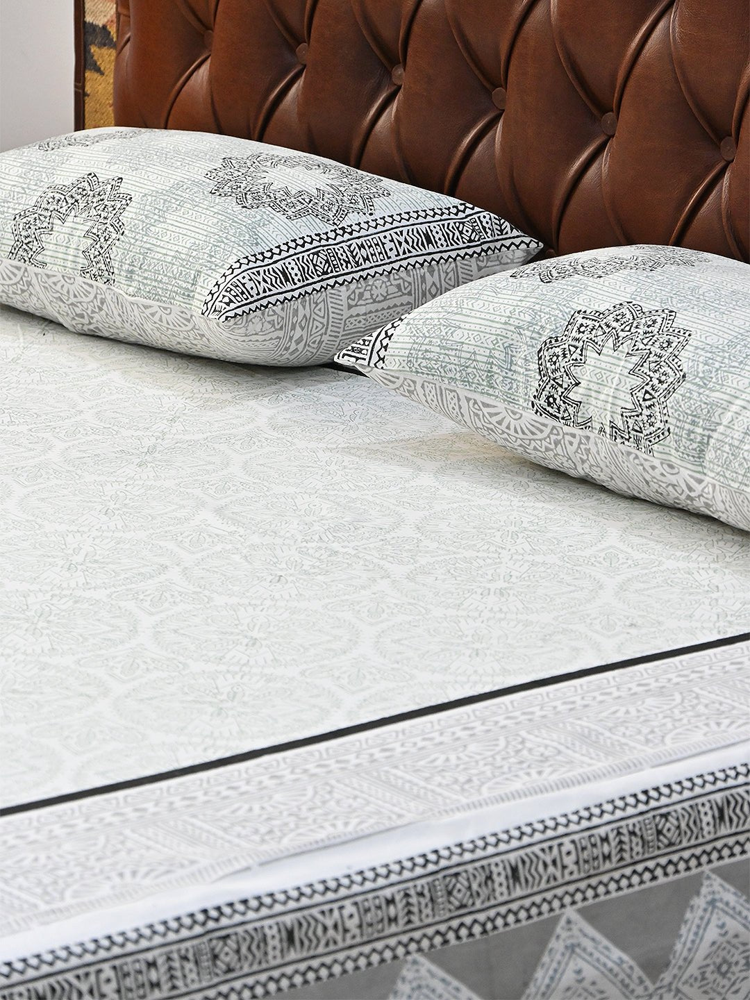 GREY LUXURIOUS COTTON PRINTED DOUBLE BEDSHEET WITH PILLOW - ART AVENUE