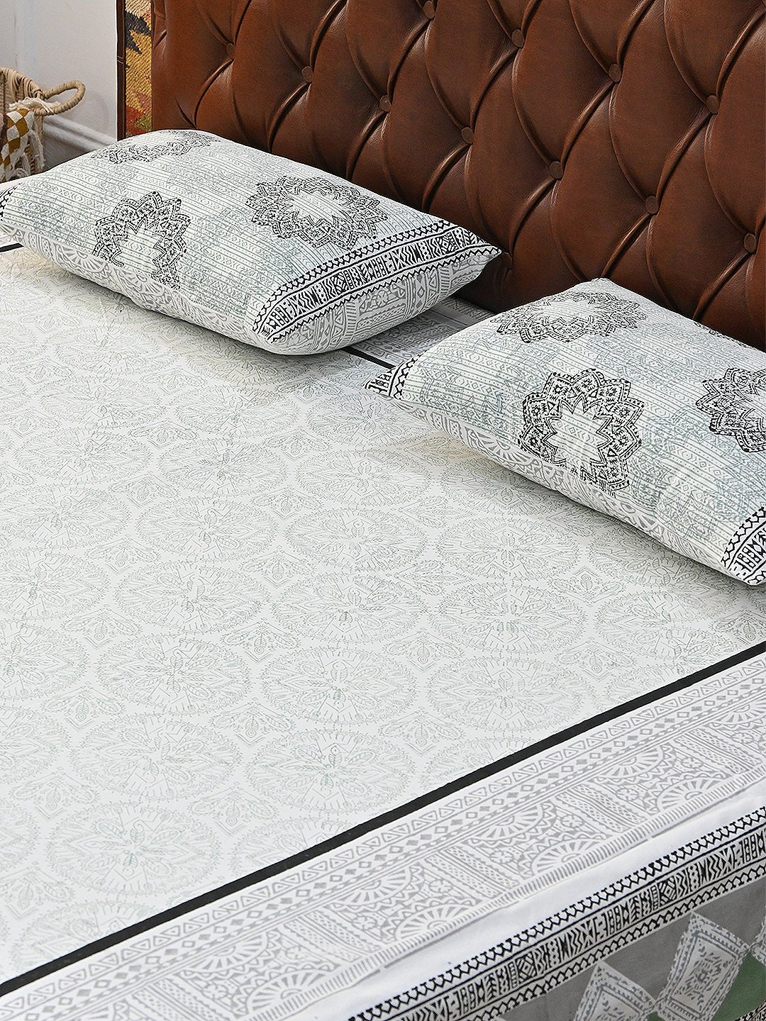 GREY LUXURIOUS COTTON PRINTED DOUBLE BEDSHEET WITH PILLOW - ART AVENUE
