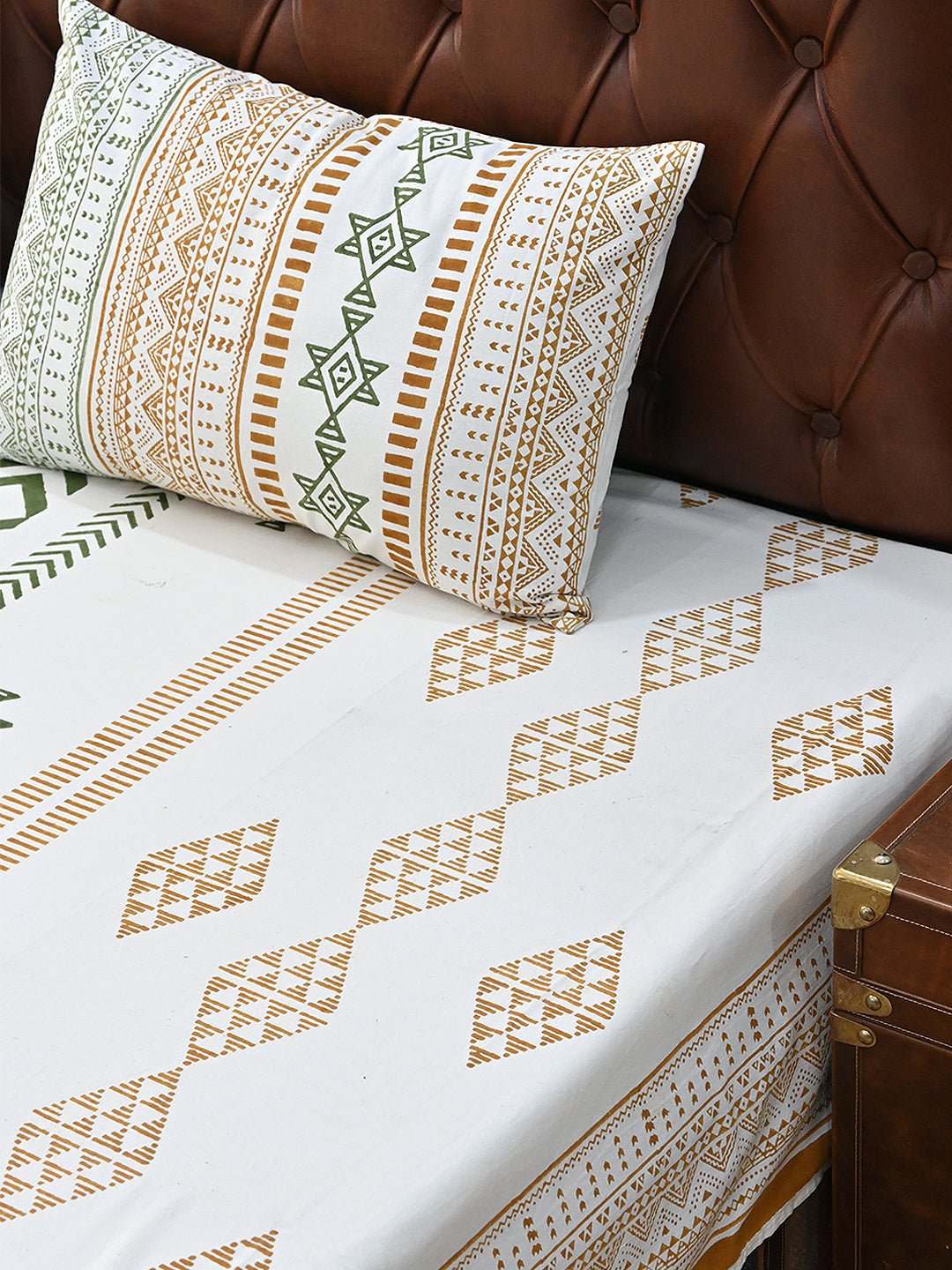 EROSEBRIDAL COTTON PRINTED DOUBLE BEDSHEET WITH PILLOW - ART AVENUE