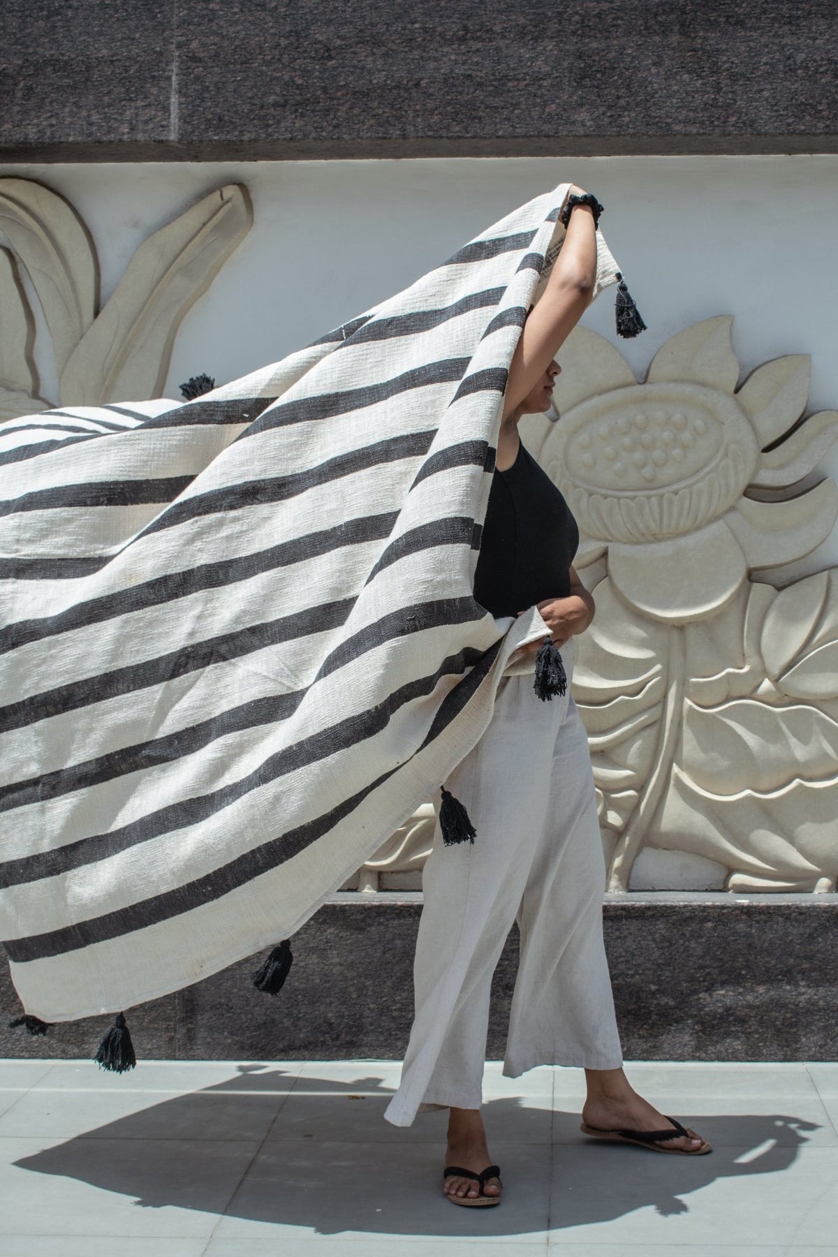 FREESIA - THROWS - ART AVENUE