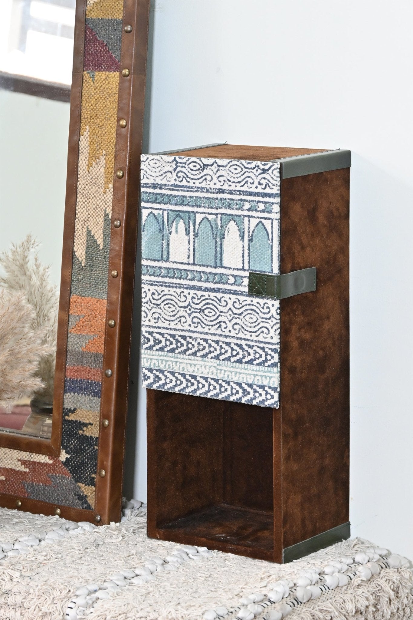 LANTANA- COTTON PRINTED WALL CABINET - ART AVENUE