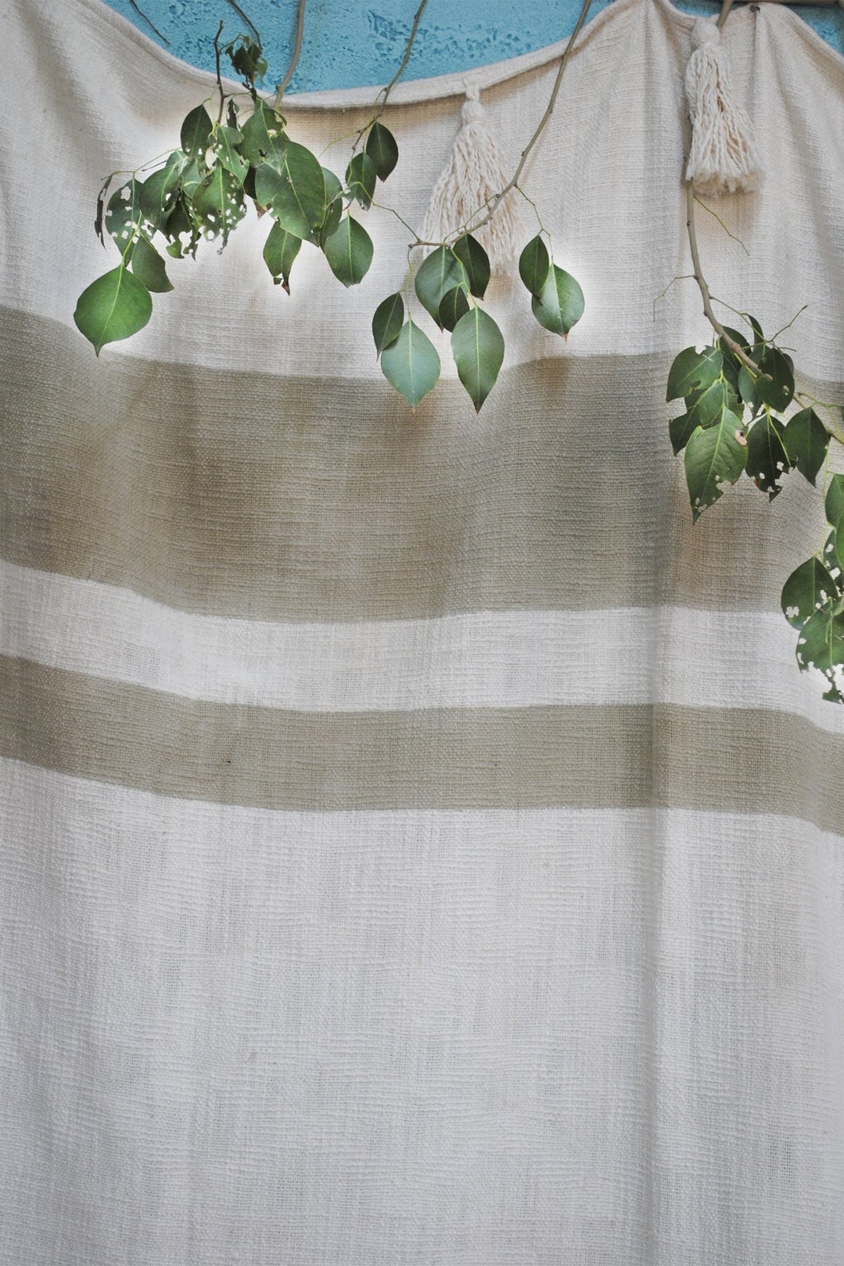 ACUTE - BLOCK PRINTED THROW - ART AVENUE