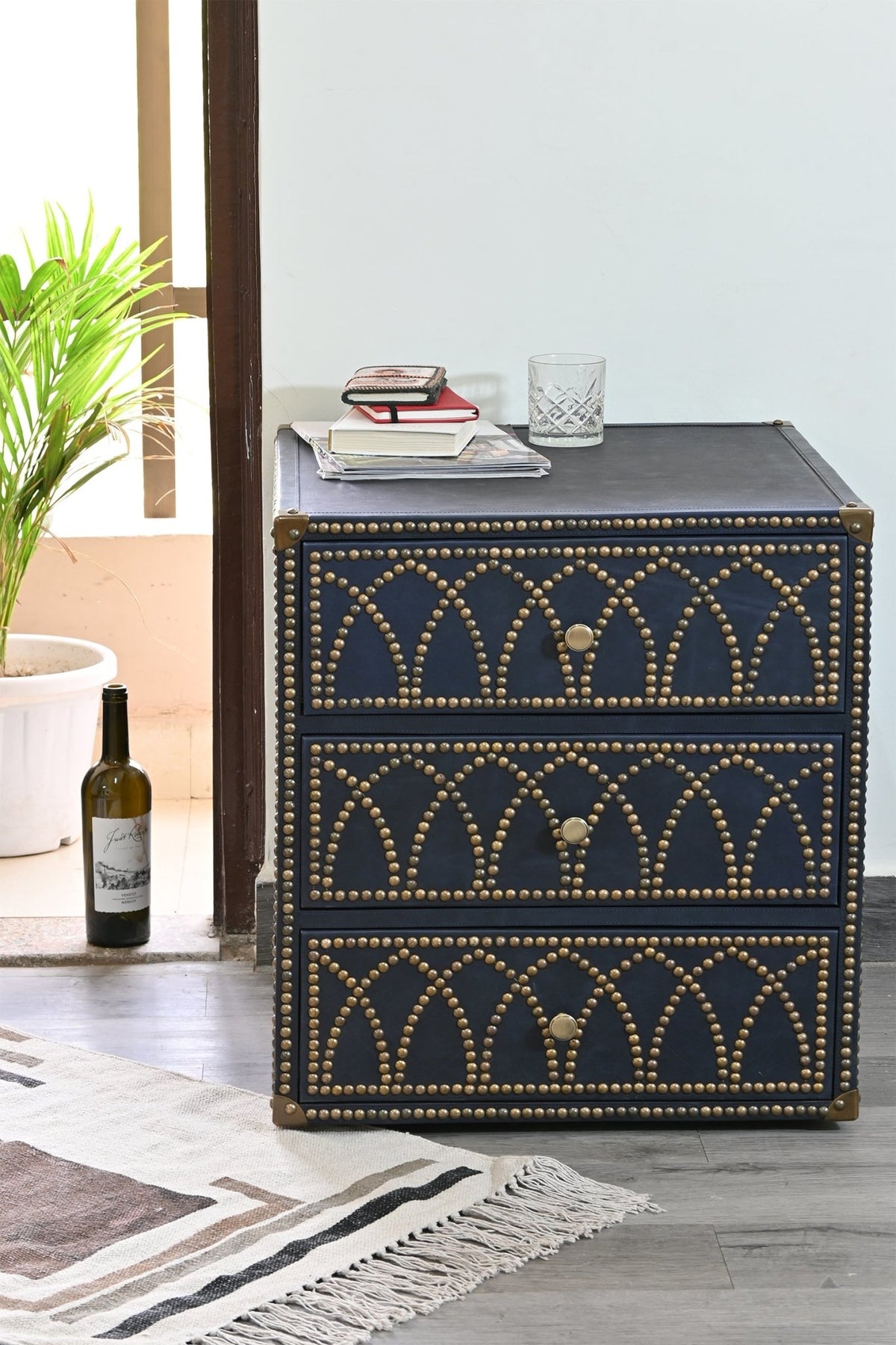 AMY - CHEST OF DRAWERS - LEATHER - ART AVENUE