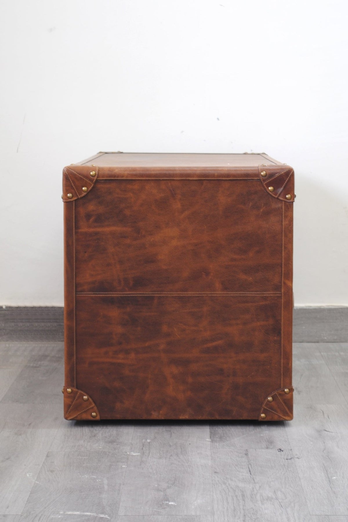 ELYSIAN - LEATHER TRUNK - ART AVENUE