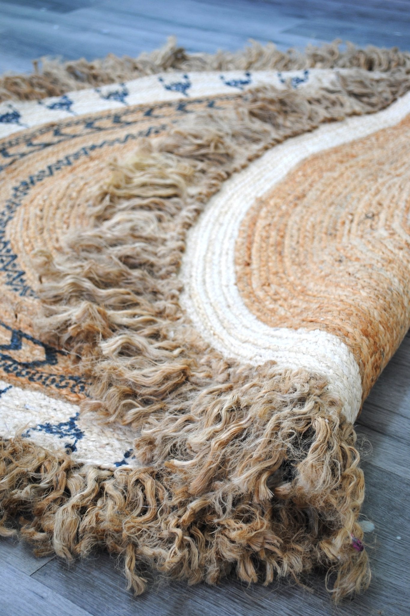 Niello natural jute round rug — sustainable handmade