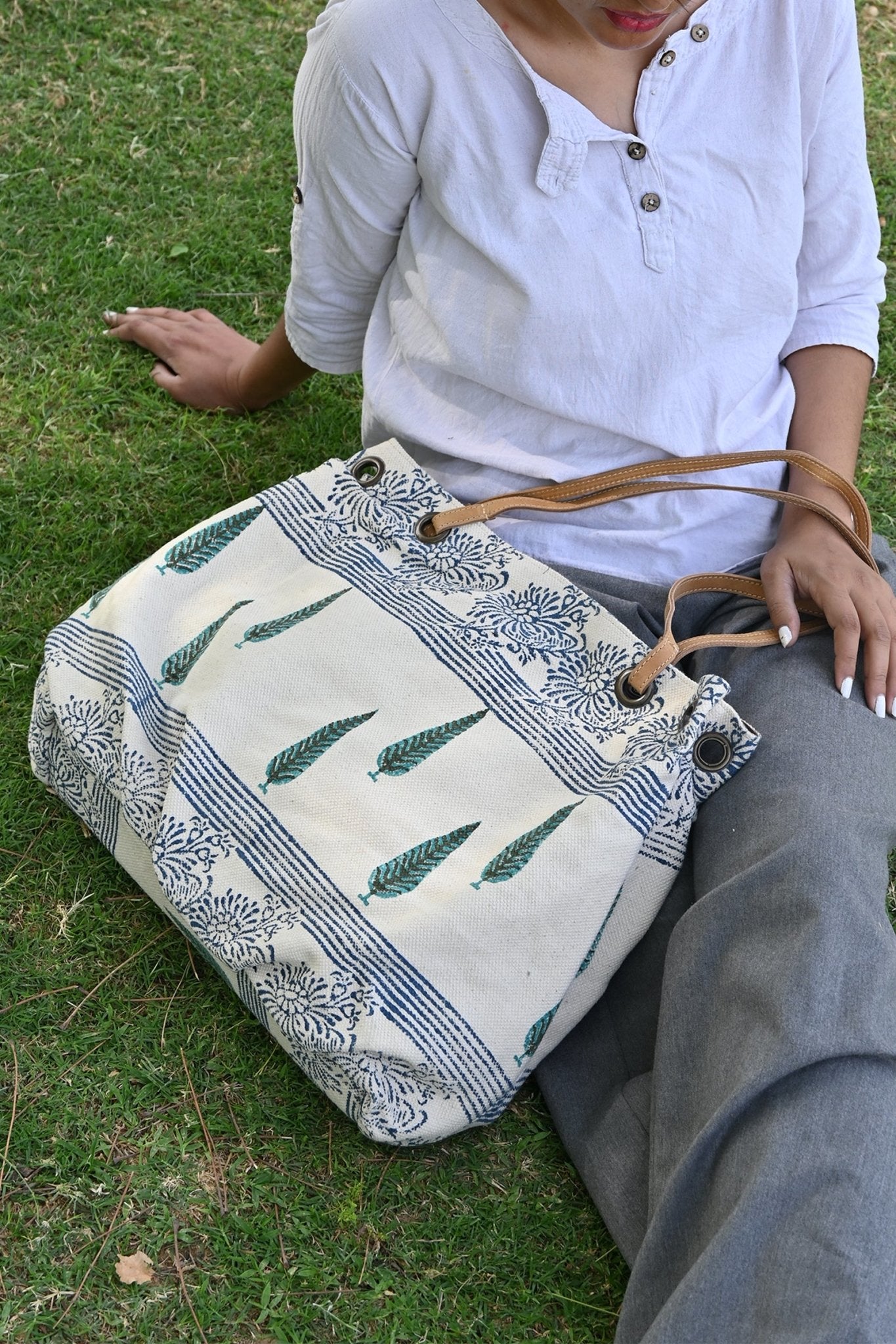 Elbrus cotton handbag, alternate view — Art Avenue