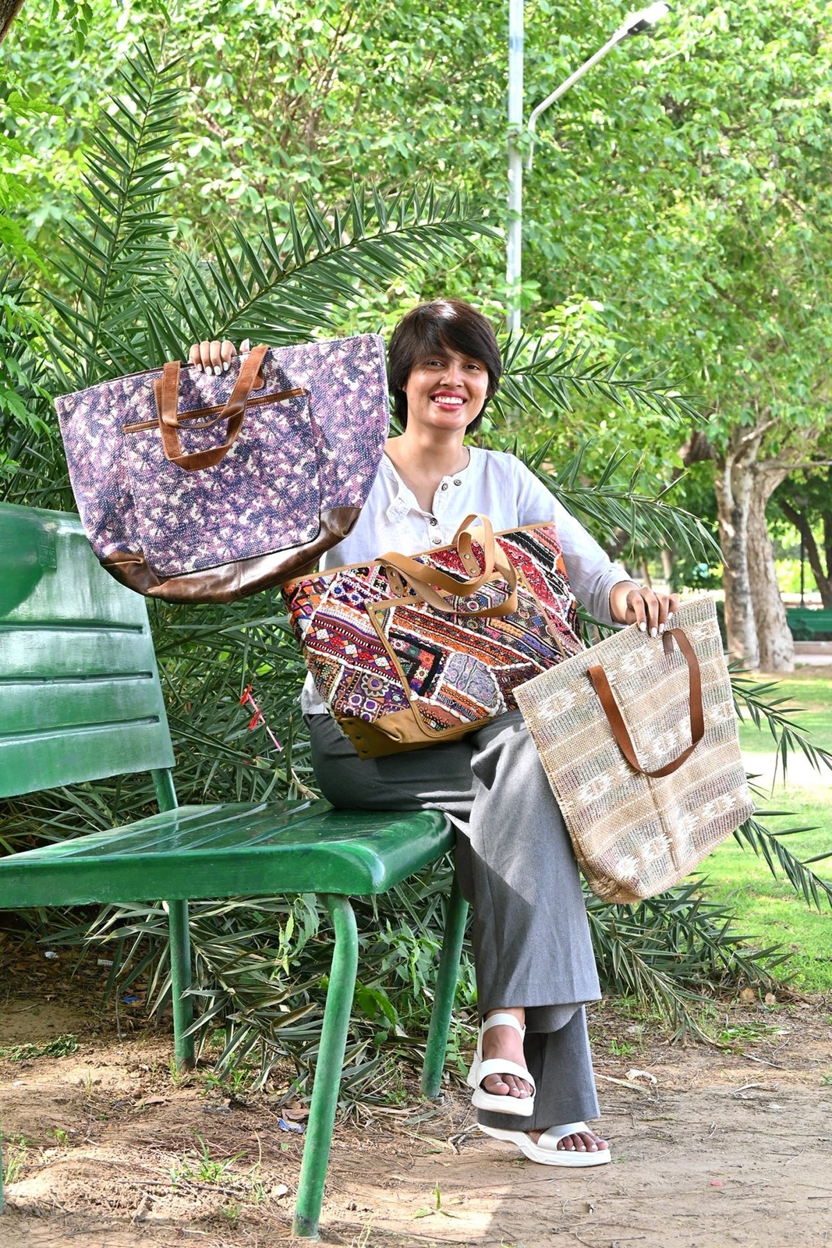 CAVIER - HAND BAG - ART AVENUE