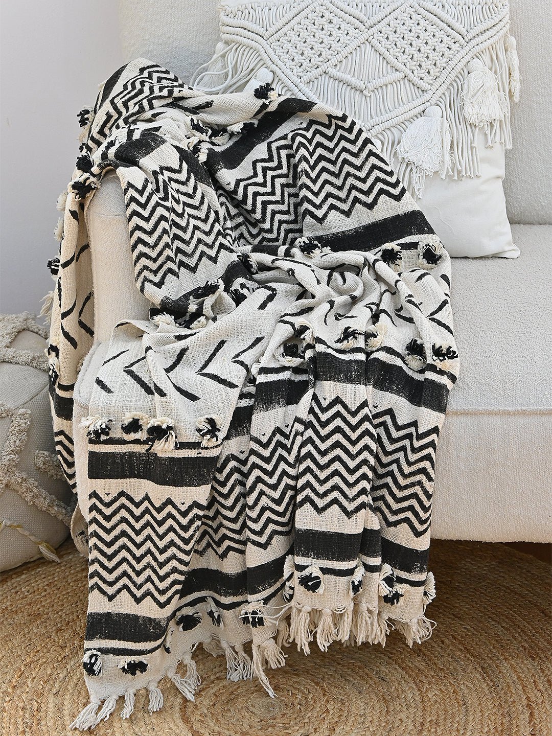 CHEVRON STRIPES - BLOCK PRINTED THROW - ART AVENUE