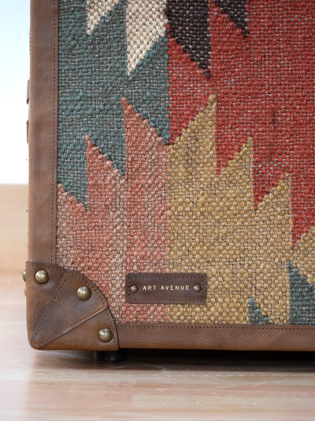 MONARDA - TRUNK - ART AVENUE