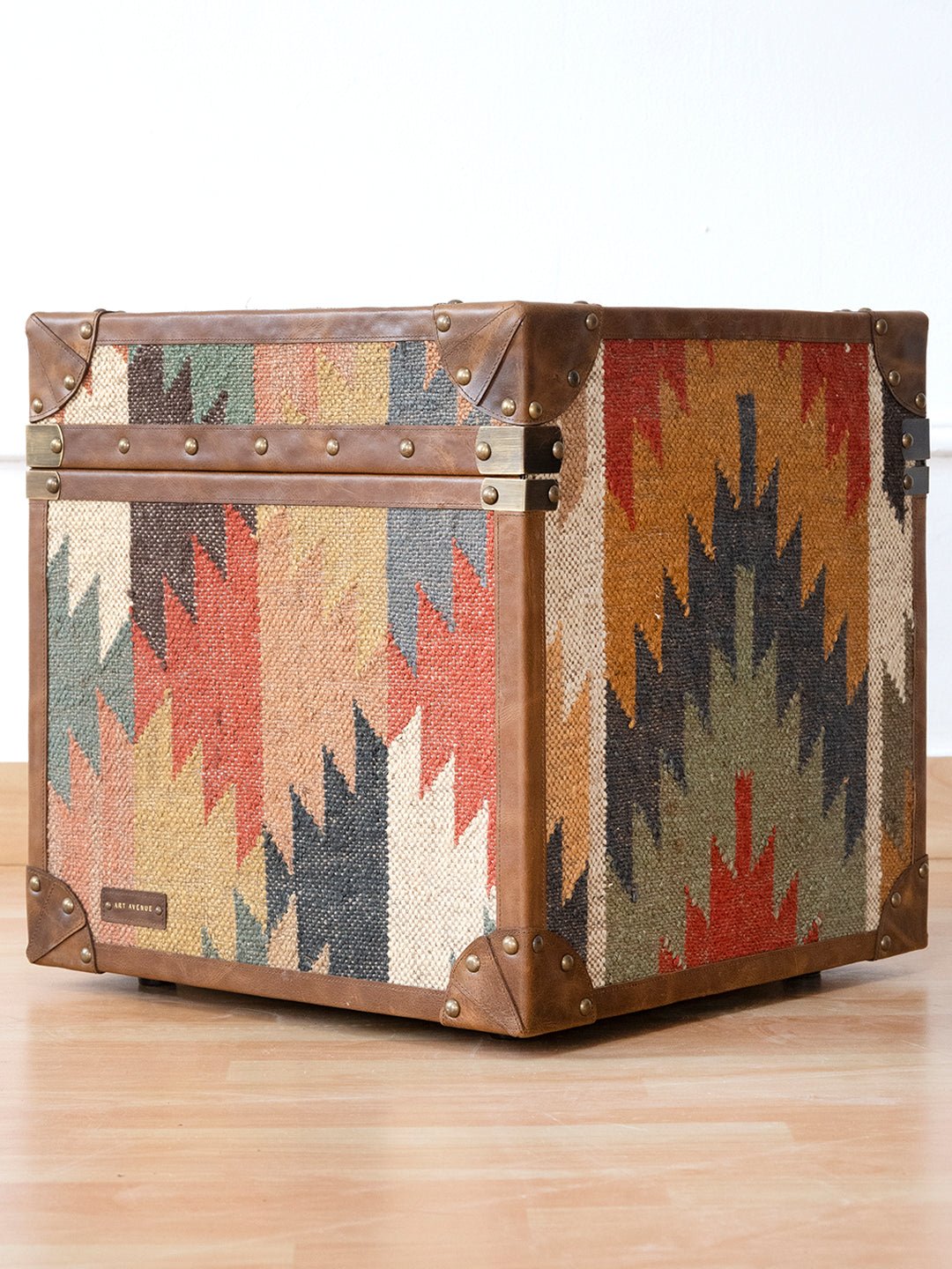 MONARDA - TRUNK - ART AVENUE