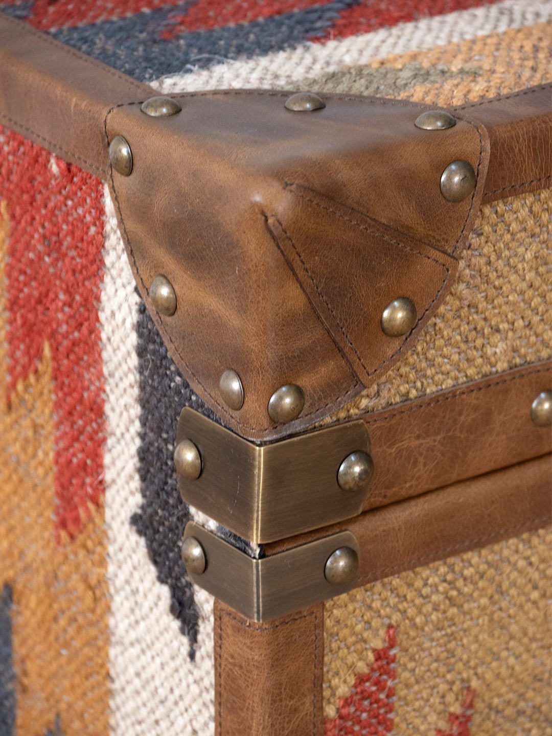 MONARDA - TRUNK - ART AVENUE