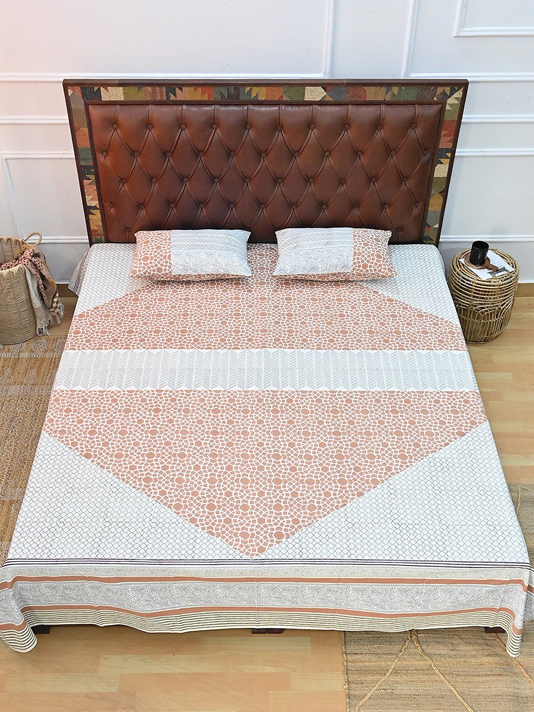 WHIMSICAL ABSTRACT COTTON PRINTED DOUBLE BEDSHEET WITH PILLOW - ART AVENUE
