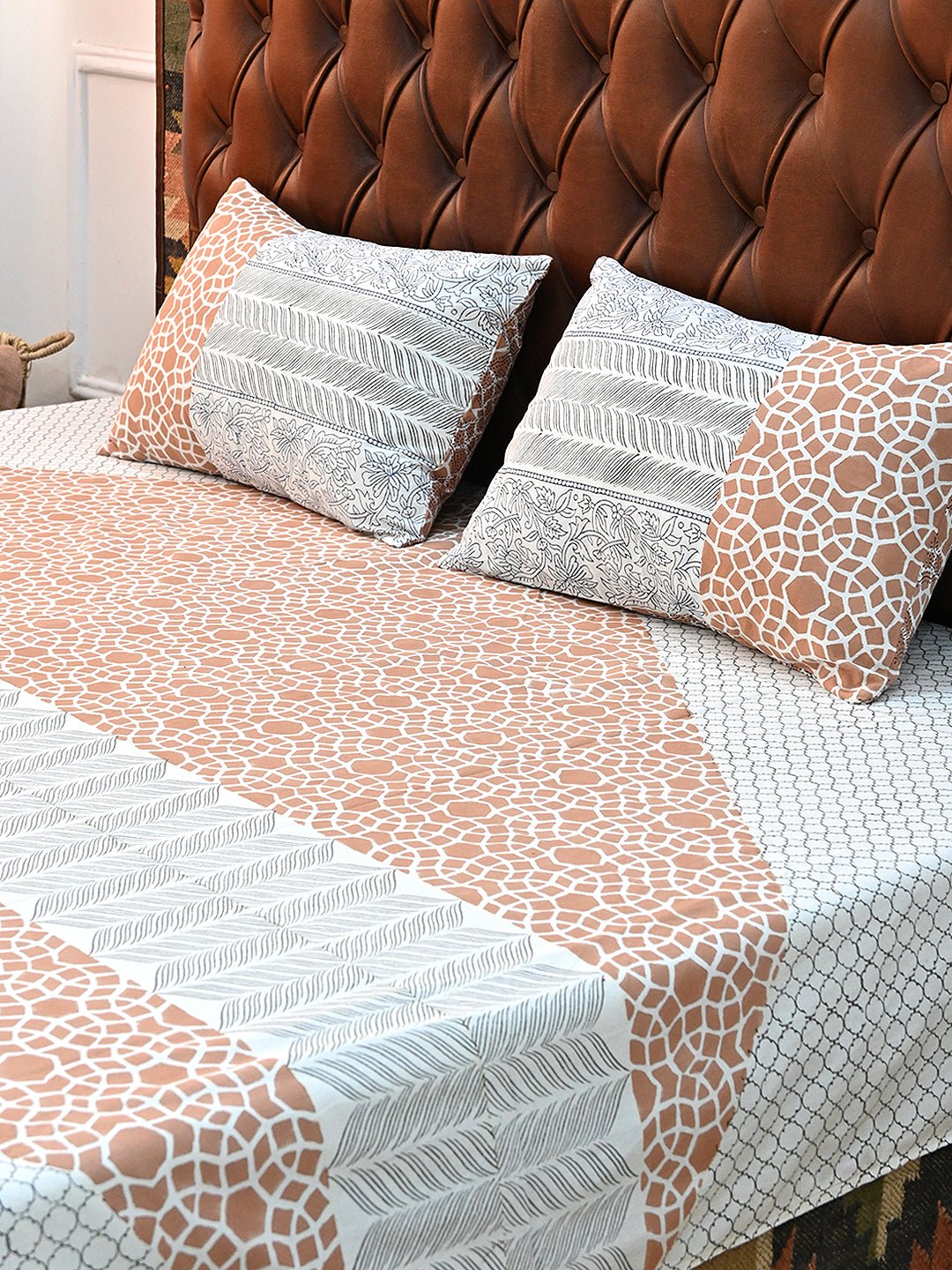 WHIMSICAL ABSTRACT COTTON PRINTED DOUBLE BEDSHEET WITH PILLOW - ART AVENUE