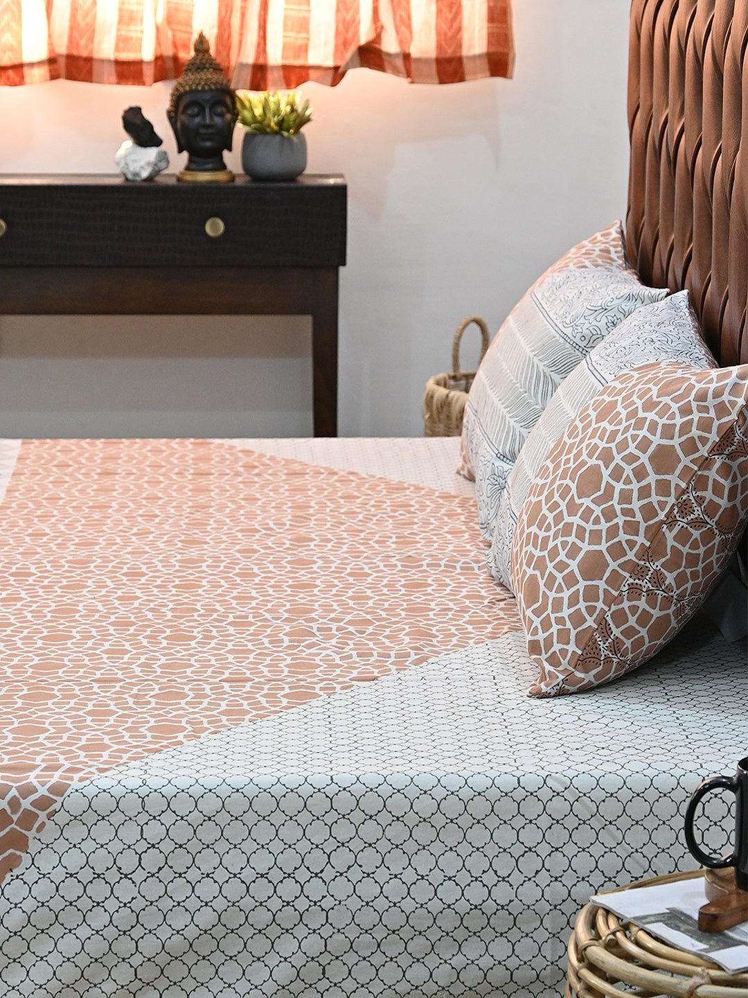 WHIMSICAL ABSTRACT COTTON PRINTED DOUBLE BEDSHEET WITH PILLOW - ART AVENUE