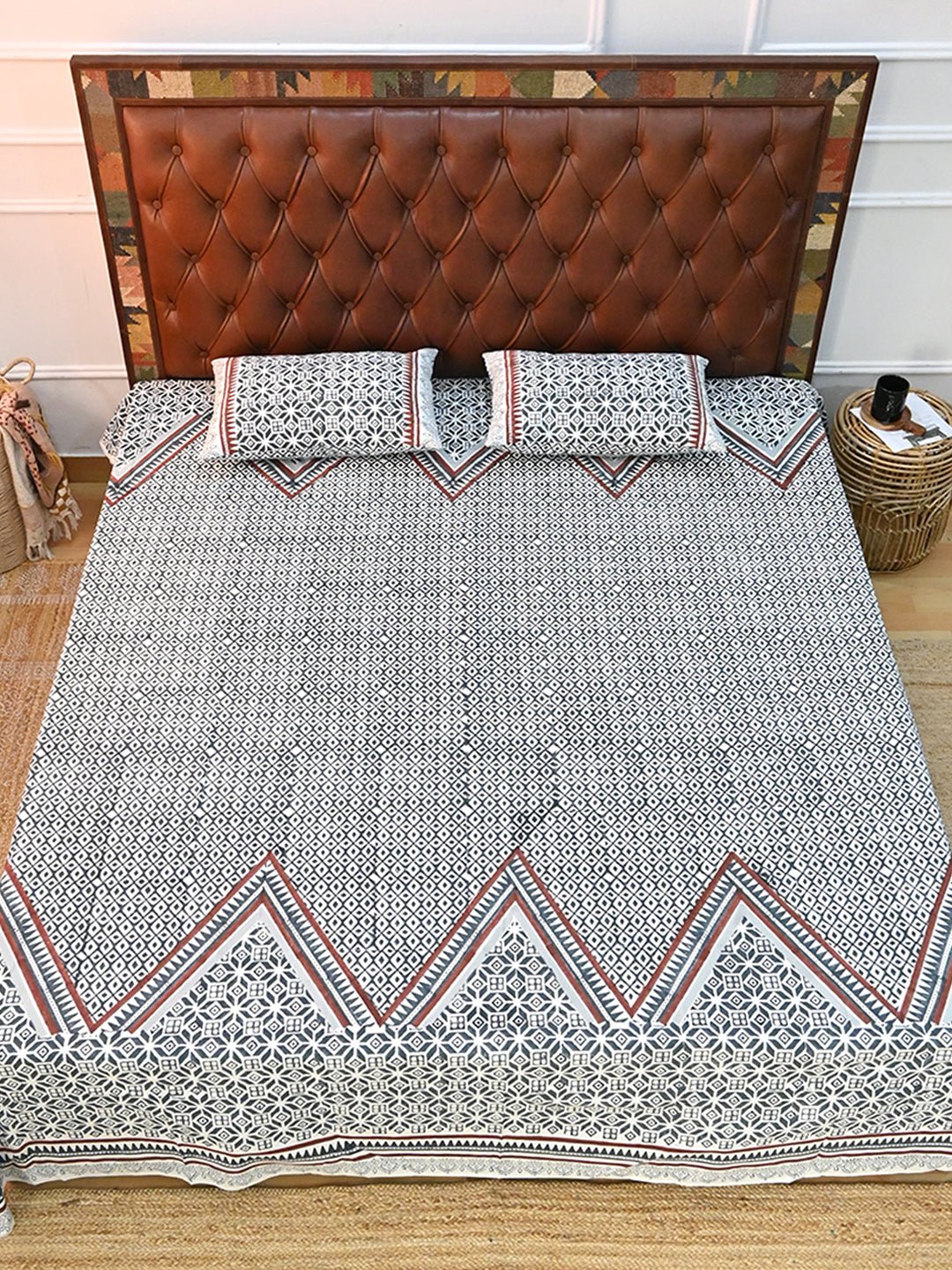 DIAMOND STRING COTTON PRINTED DOUBLE BEDSHEET WITH PILLOW - ART AVENUE