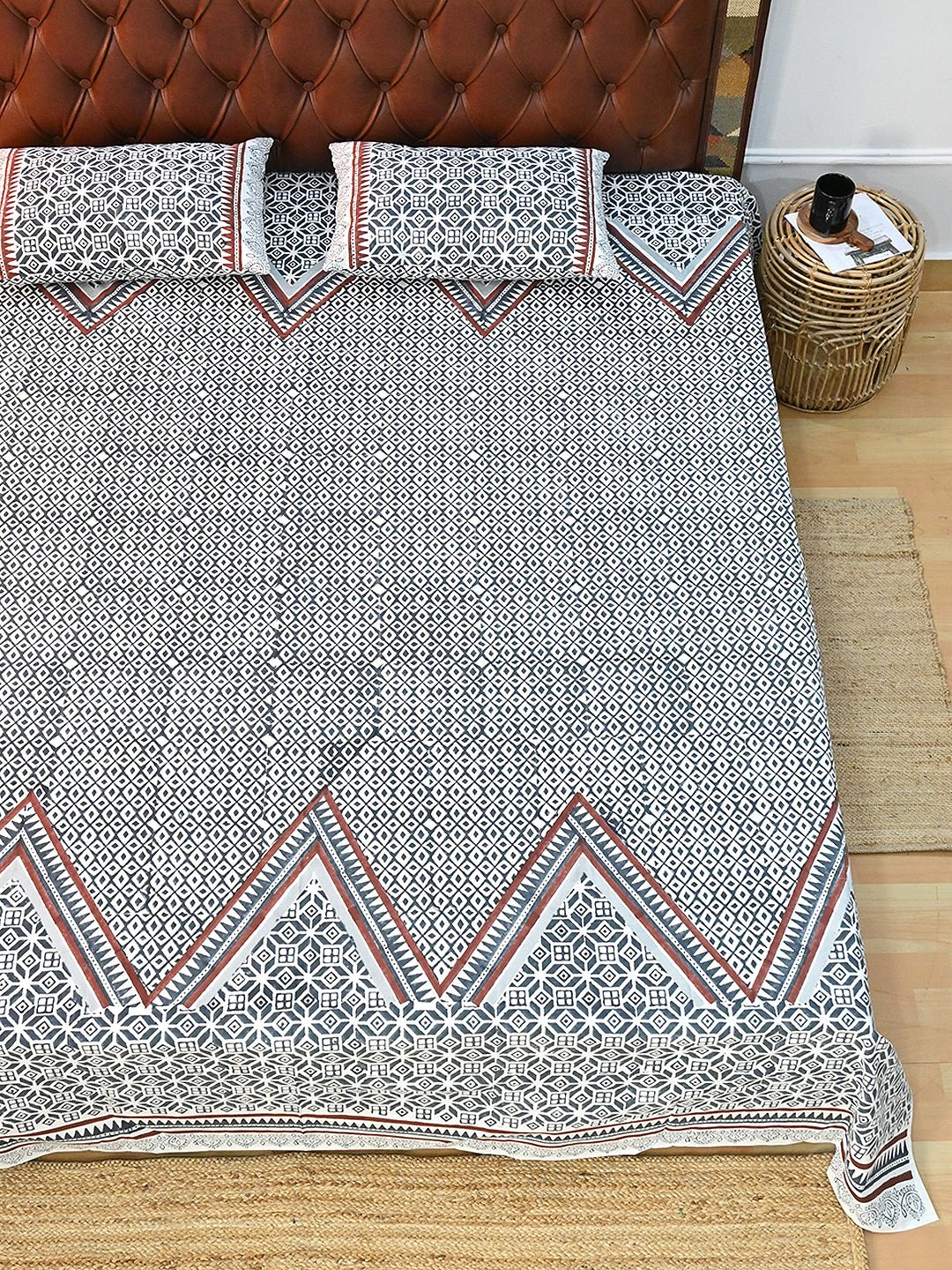 DIAMOND STRING COTTON PRINTED DOUBLE BEDSHEET WITH PILLOW - ART AVENUE