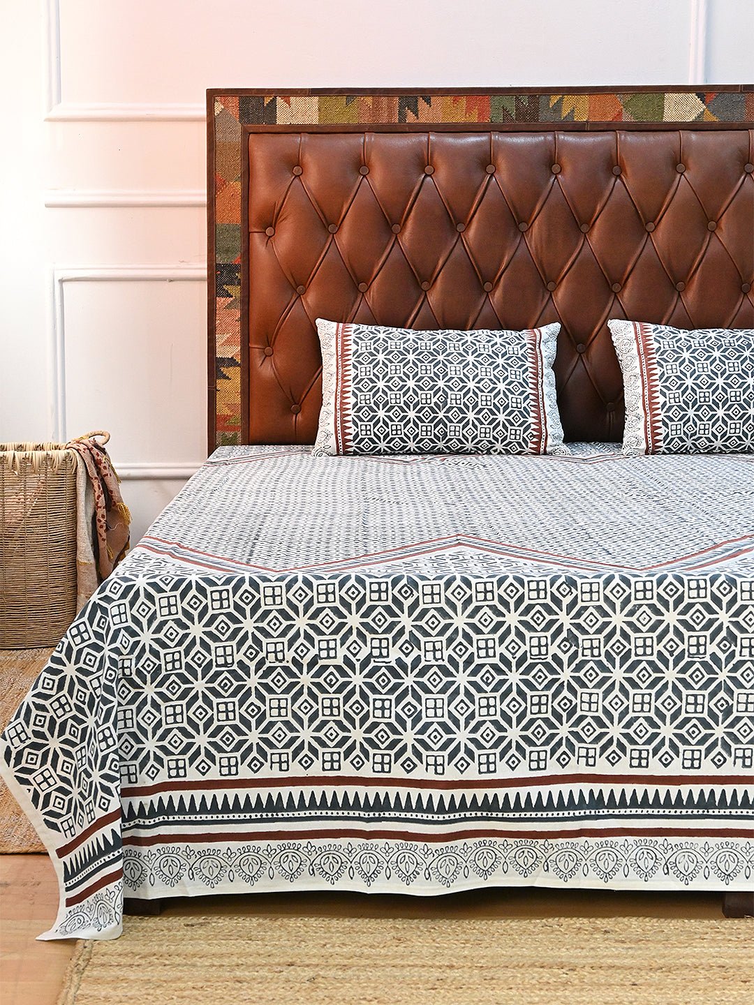 DIAMOND STRING COTTON PRINTED DOUBLE BEDSHEET WITH PILLOW - ART AVENUE
