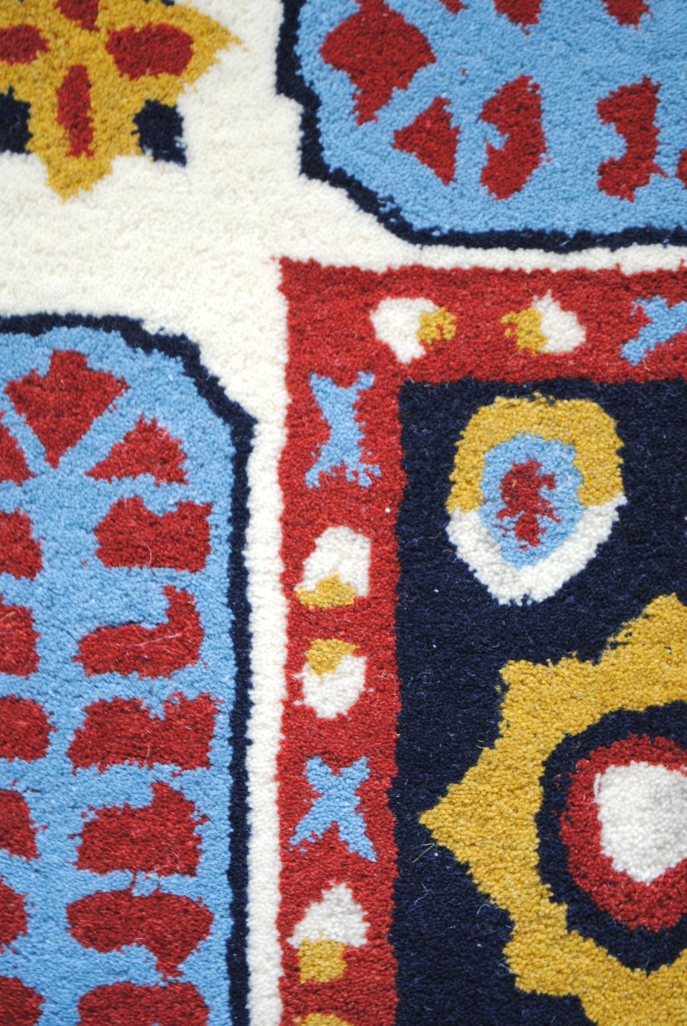 BLANCHE HANDTUFTED WOOL CARPET - ART AVENUE