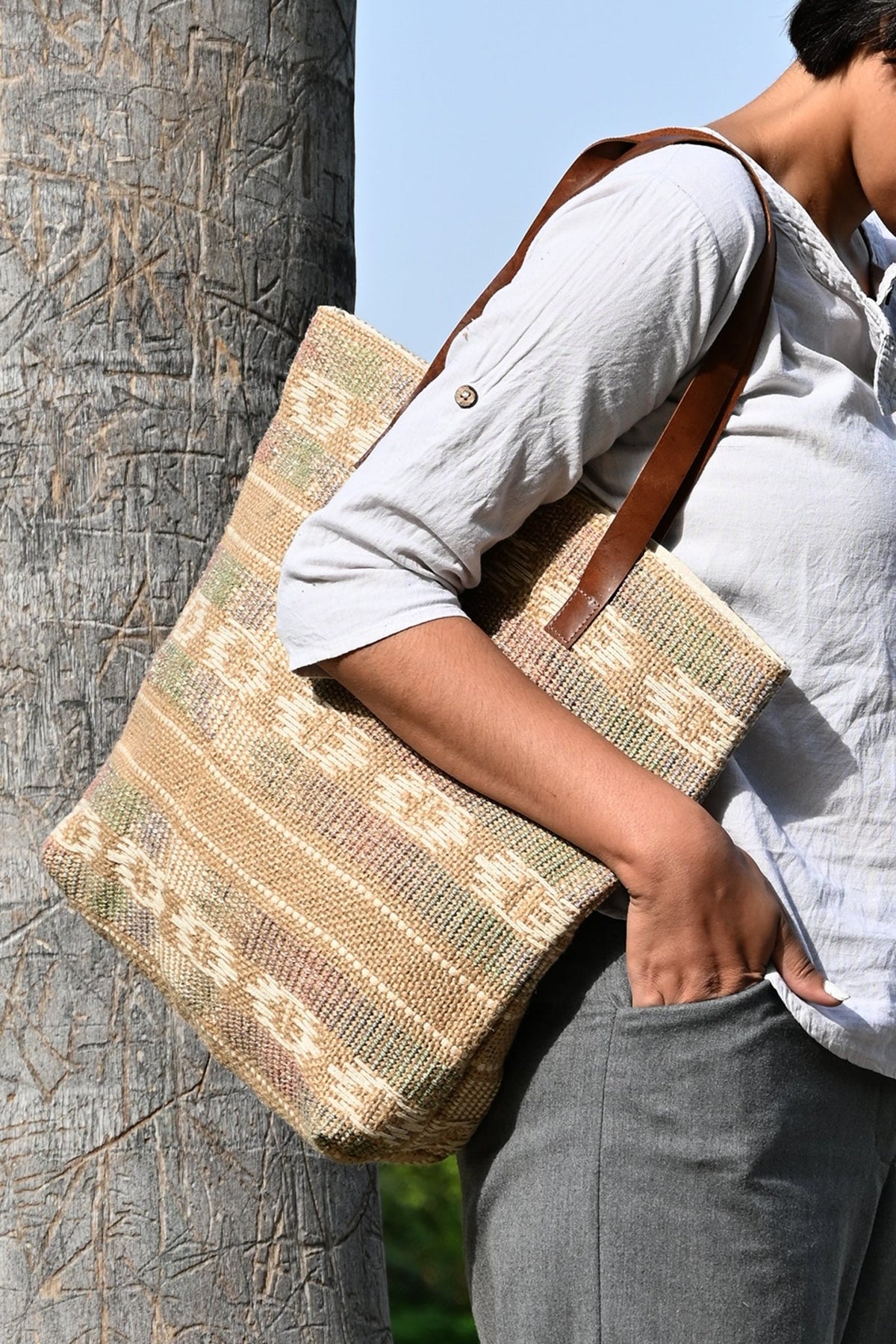CAVIER - HAND BAG - ART AVENUE