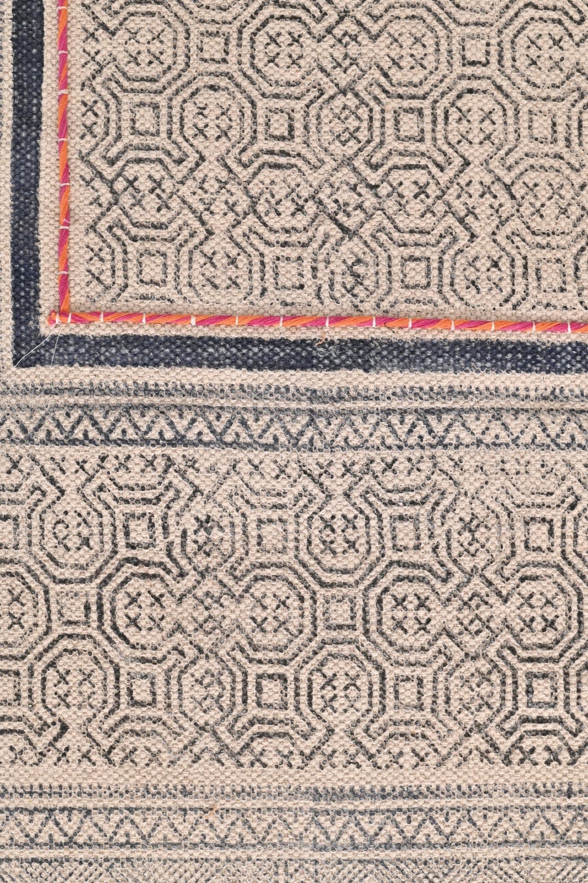 CYRILO-BLOCK PRINTED FLOOR RUNNER - WHITE - ART AVENUE