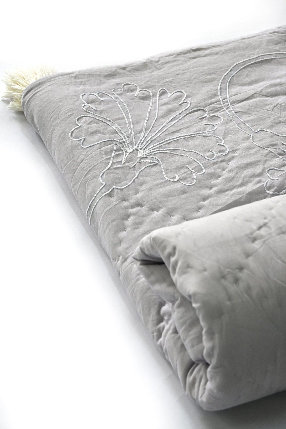 EVERETT QUILT/RAZAI SET WITH PILLOW COVERS - ART AVENUE