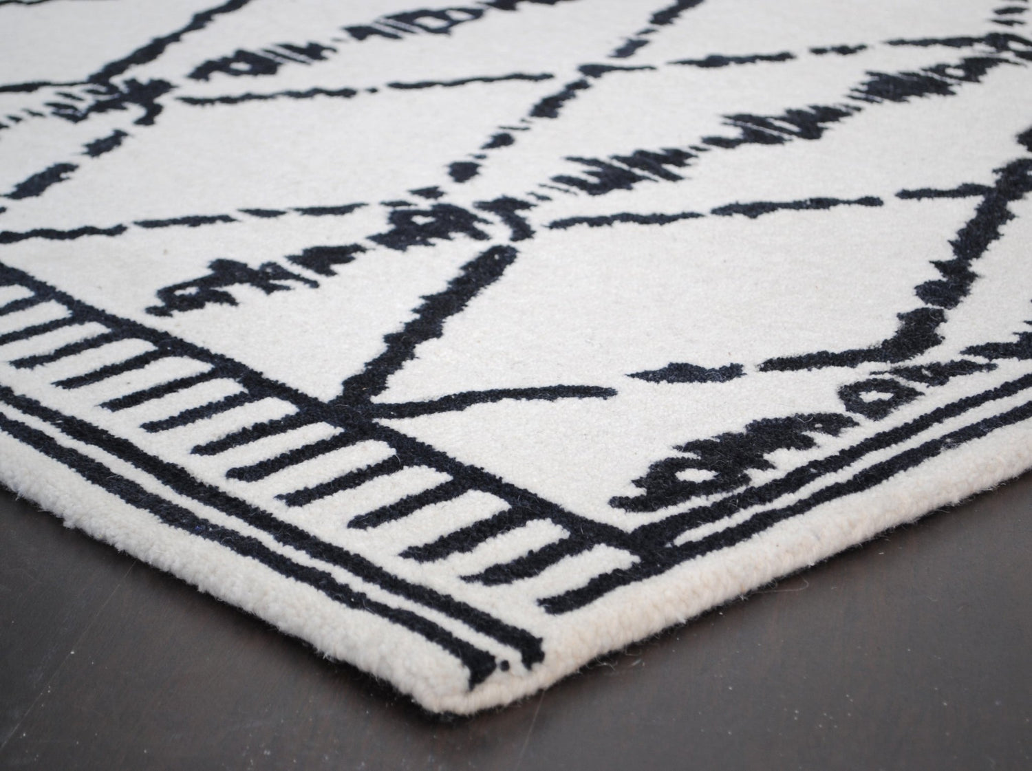 HAROLD HANDTUFTED WOOL CARPET - ART AVENUE