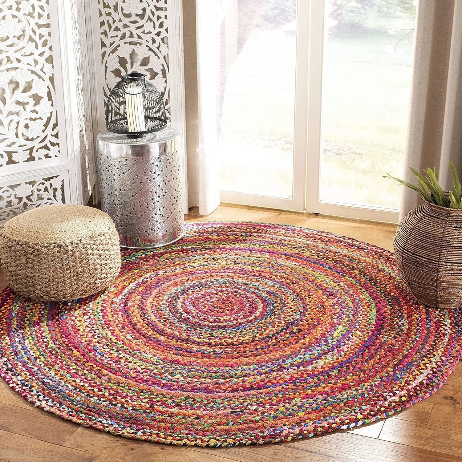 Justified round jute rug room setting — Art Avenue India