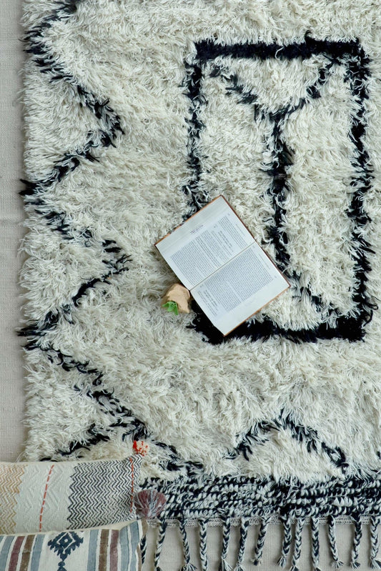 Khetri hand-tufted rug — white handmade in Jaipur