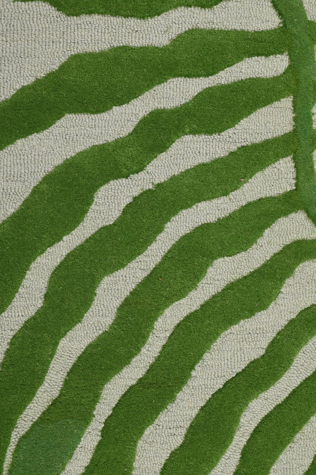 LEAFY HANDTUFTED WOOL CARPET - ART AVENUE