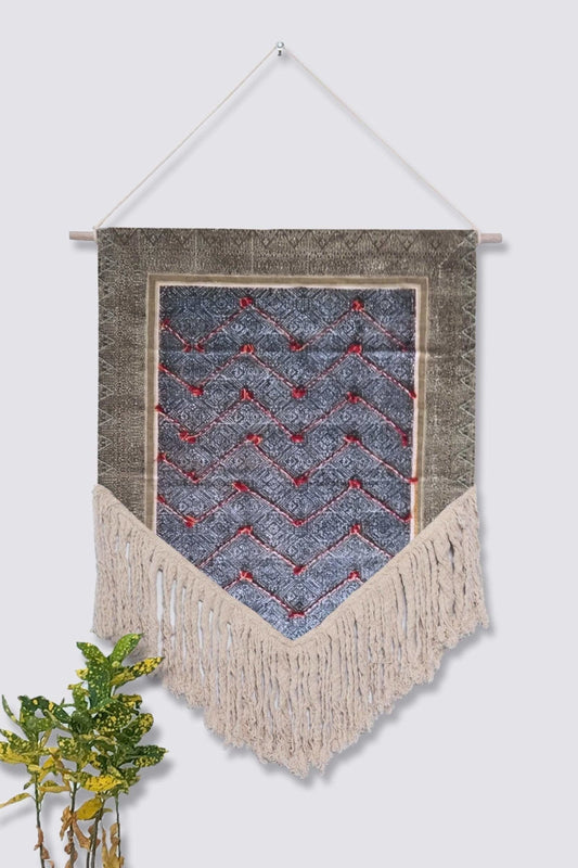 RACE - WALL HANGING - ART AVENUE