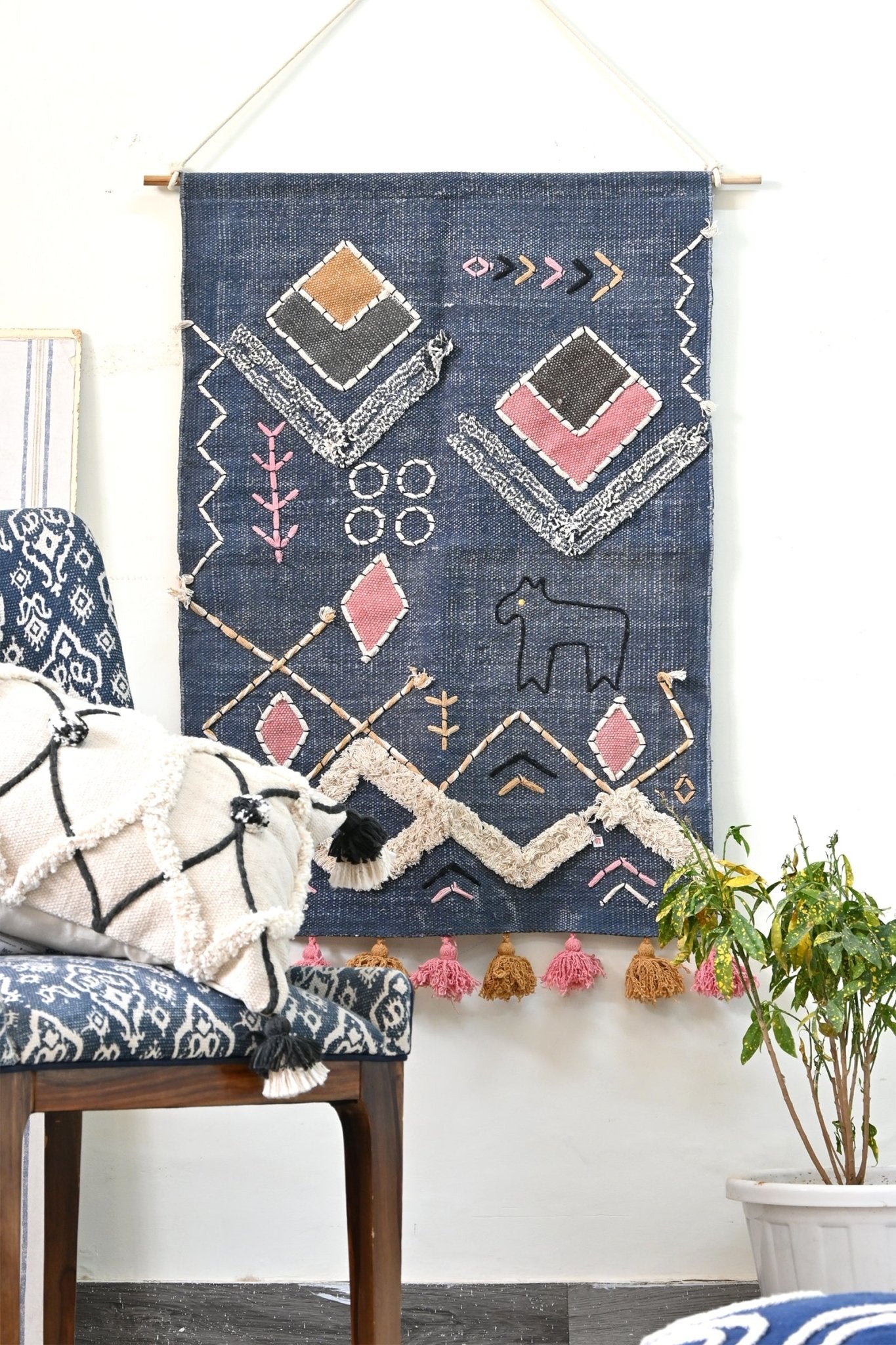 RANDOM - WALL HANGING - ART AVENUE