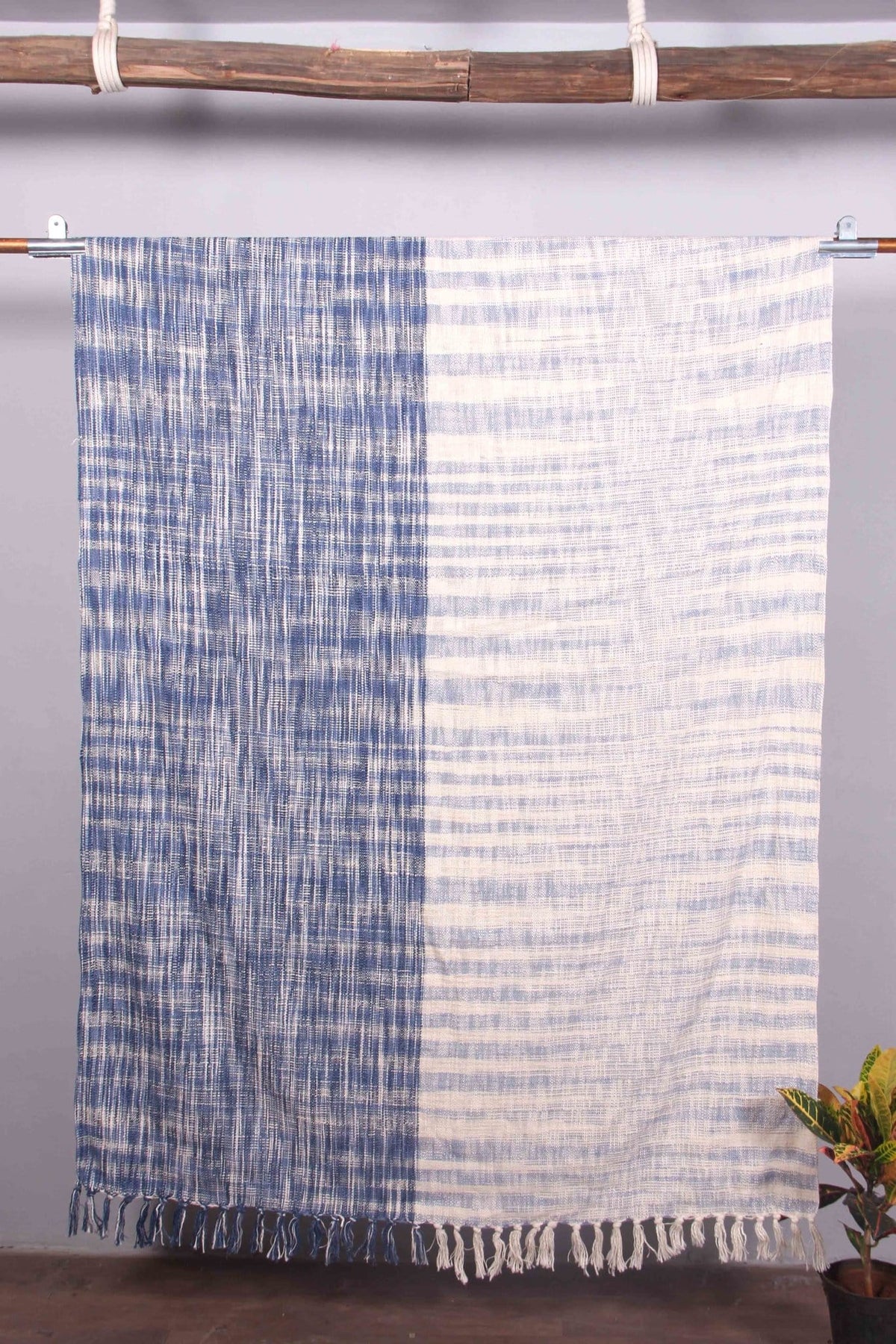 TAMP - THROWS - ART AVENUE