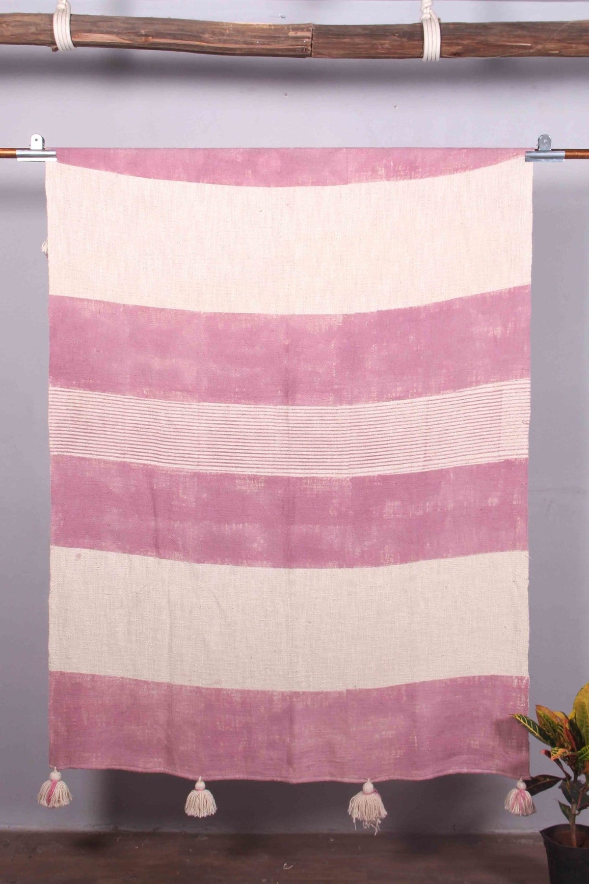 TARNISH - THROWS - ART AVENUE