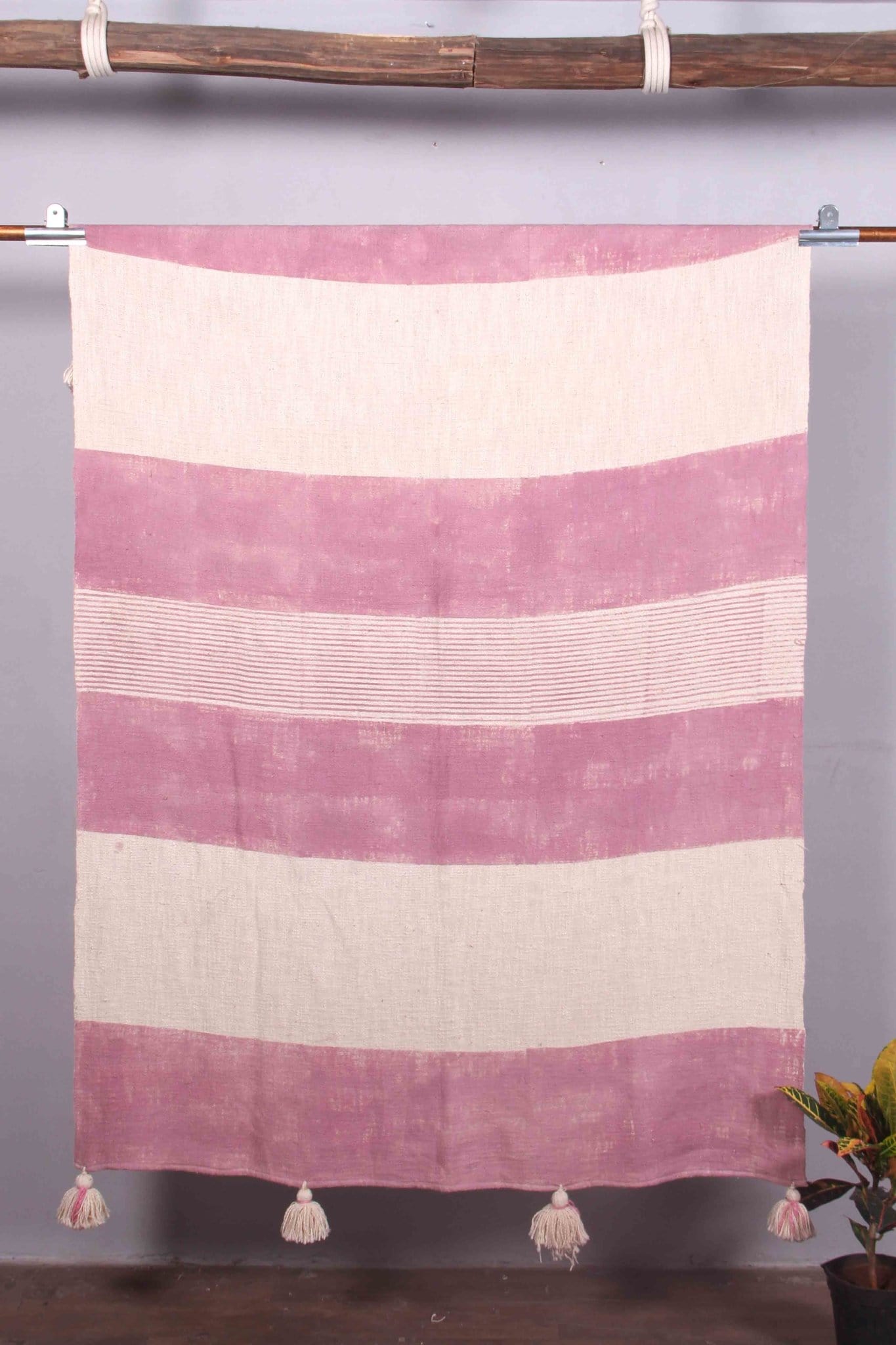 TARNISH - THROWS - ART AVENUE